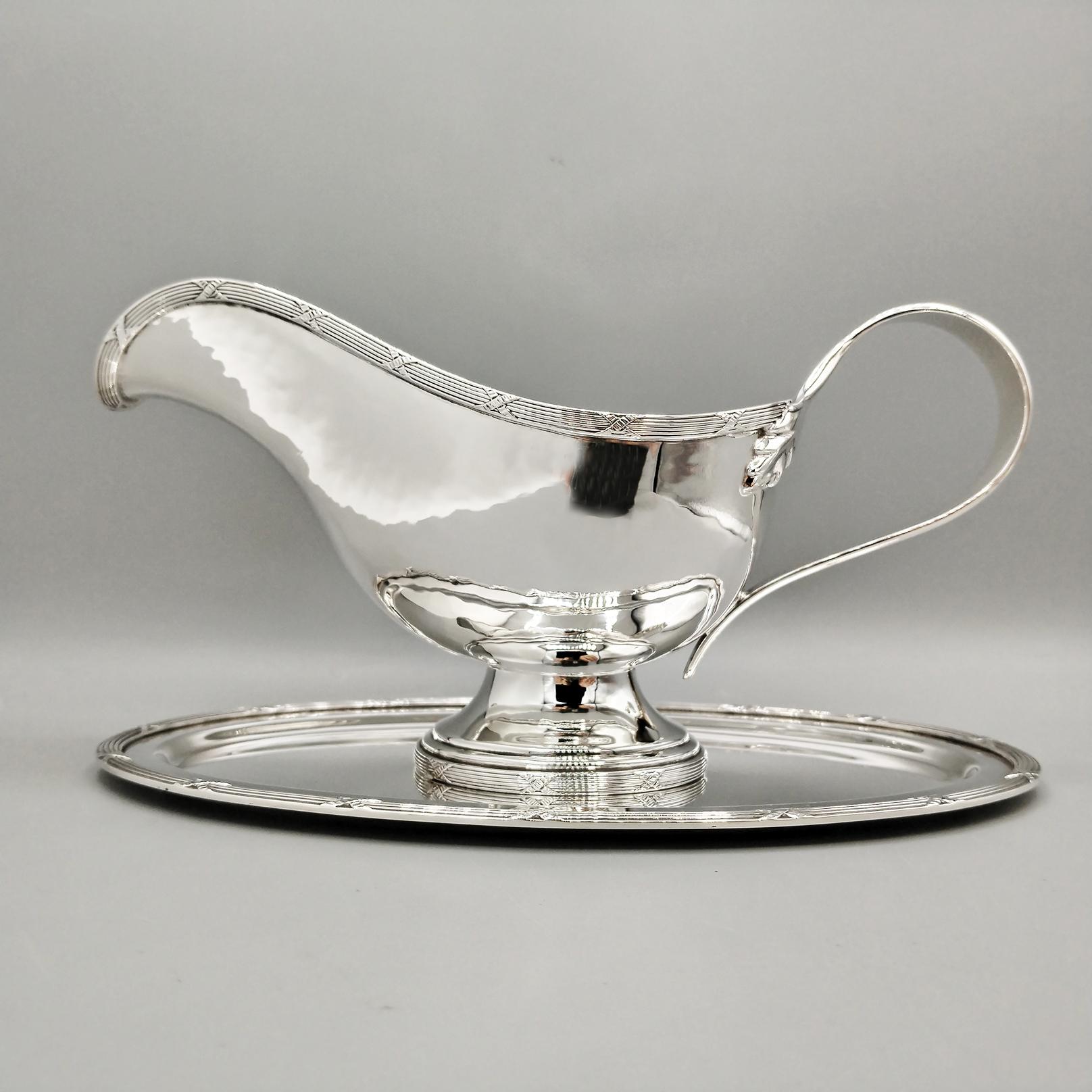 Italienisch Massiv 800 Silber Louis XVI Stile Sauciere mit Souce Löffel im Angebot 7