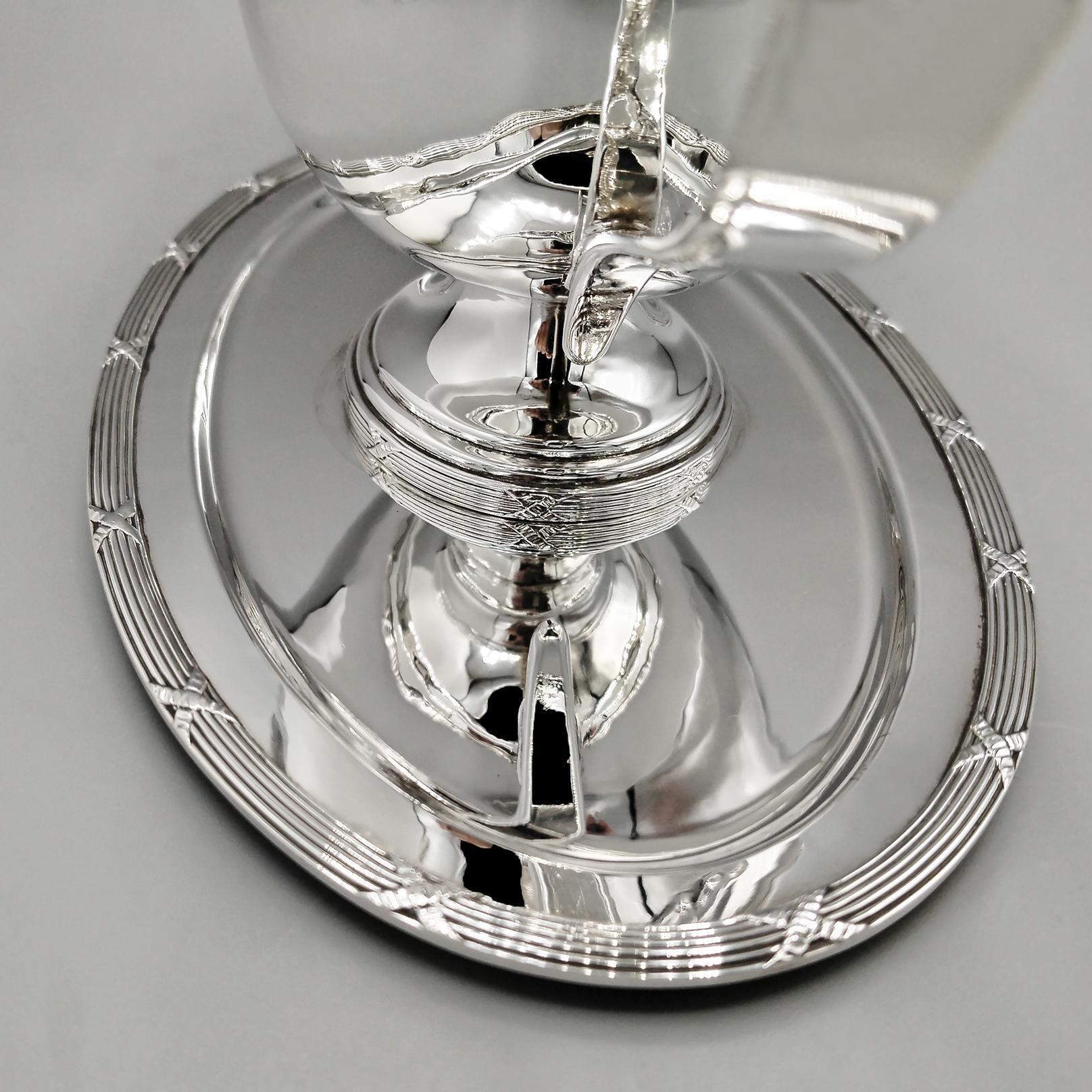 Italienisch Massiv 800 Silber Louis XVI Stile Sauciere mit Souce Löffel im Angebot 2
