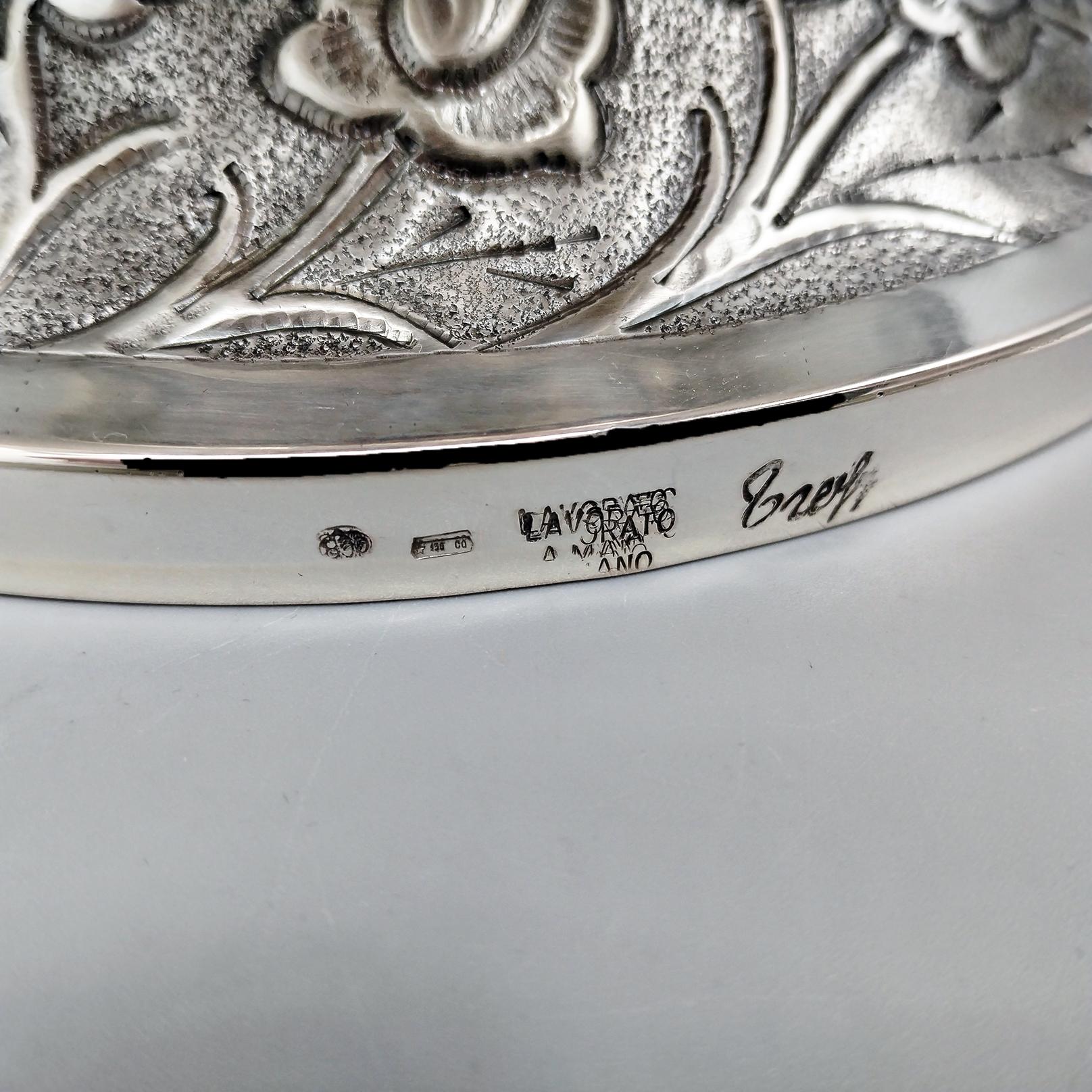 Italienische Vase aus massivem 800er Silber mit geprägten Rosen und Blättern im Angebot 7