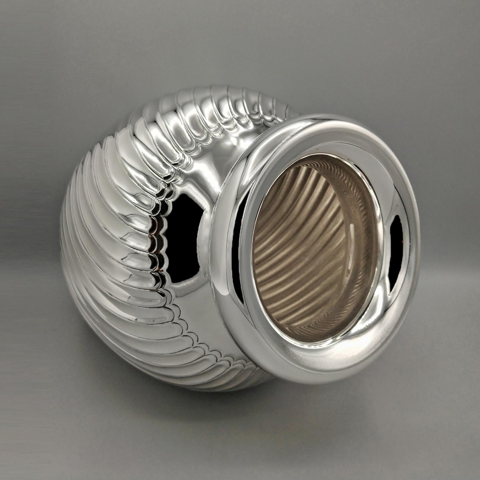 Italian Solid 800 Silver Vase in vendita 3