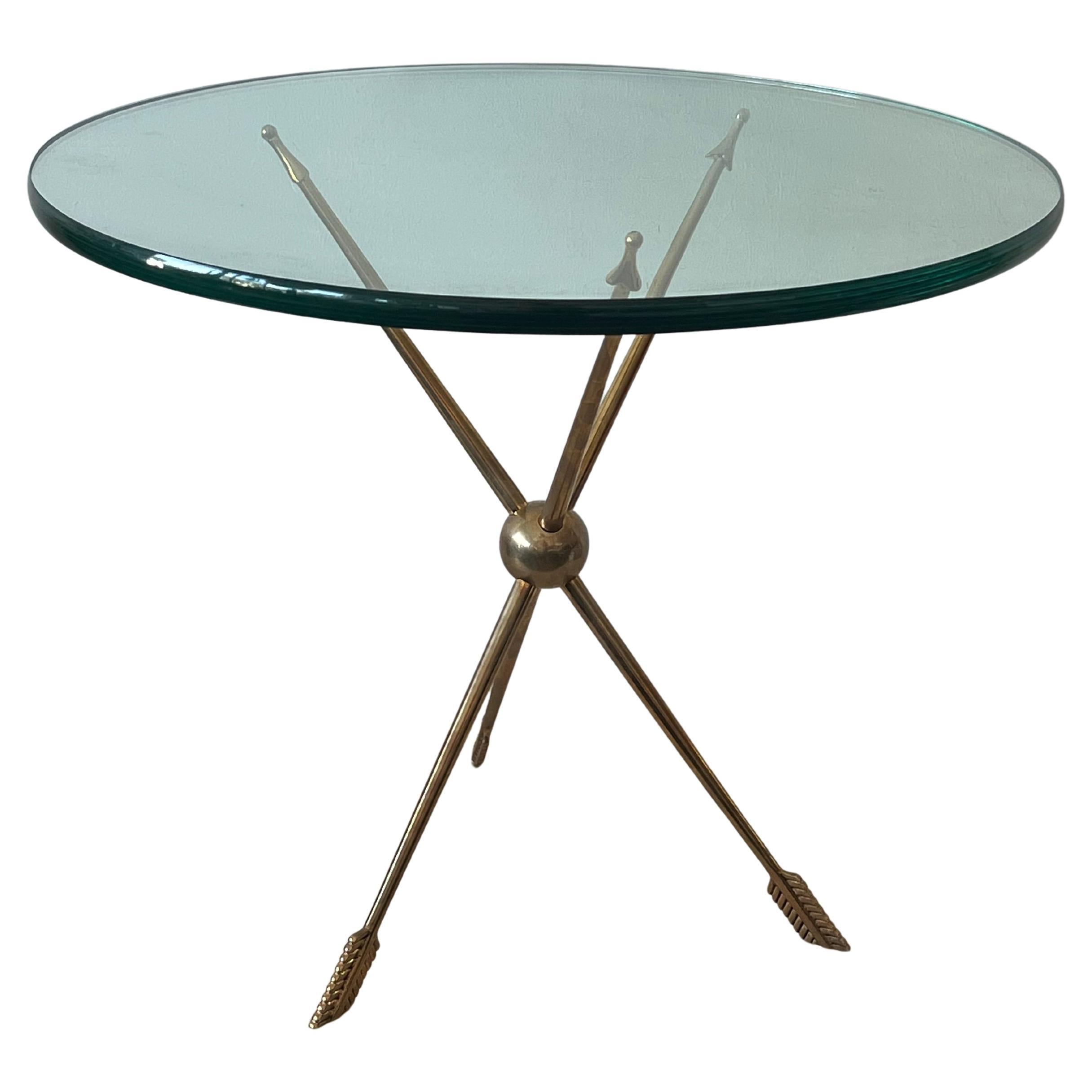 Gueridon italiano in ottone massiccio Arrow del 1940 ca. in vendita
