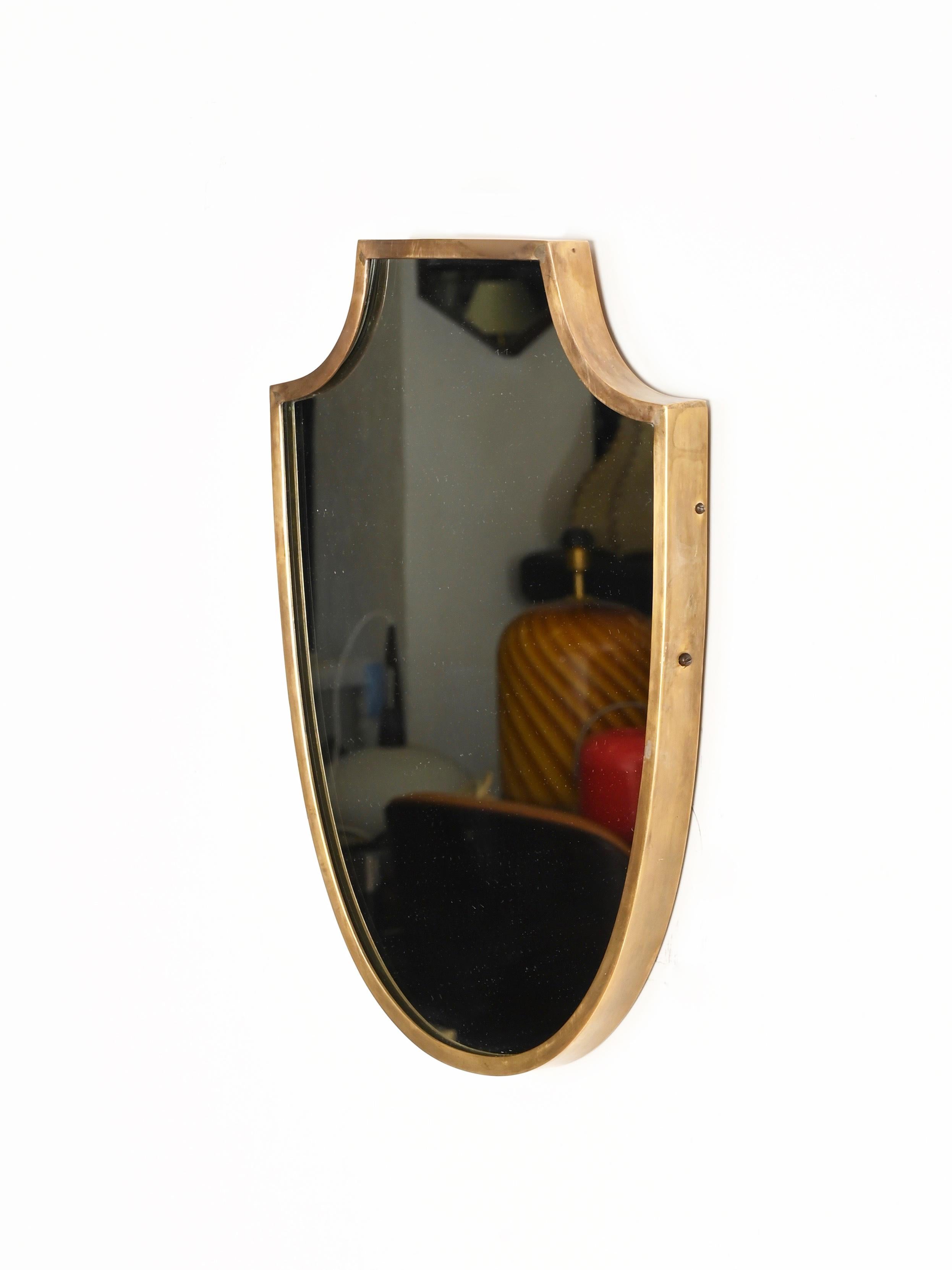 Italian Solid Brass Shield-Shaped Mirror, Gio Ponti Style, 1950s in vendita 5