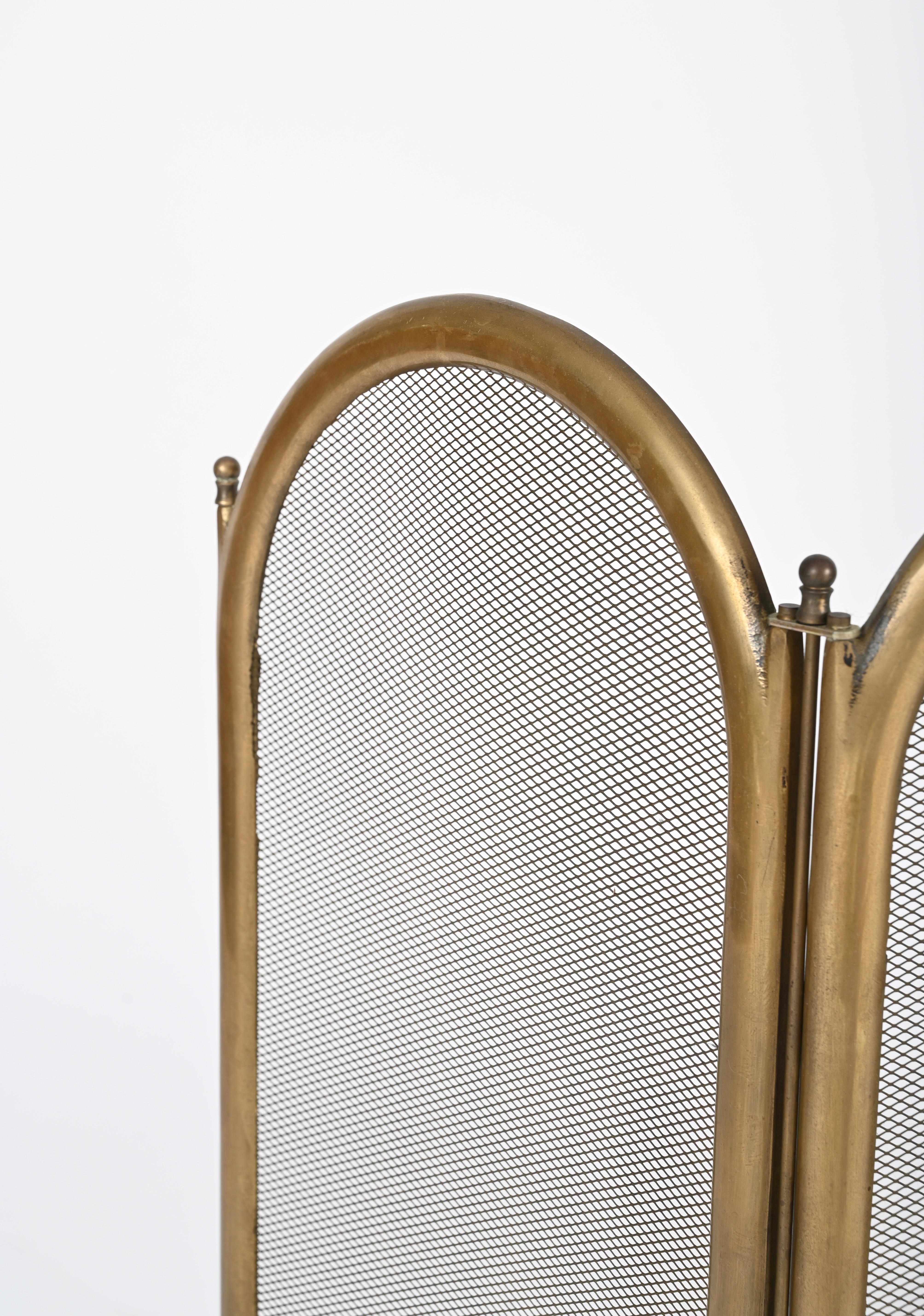 Italian Solid Brass Triple Folding Fire Screen or Fire Guard, Italy 1960s In Good Condition In Roma, IT
