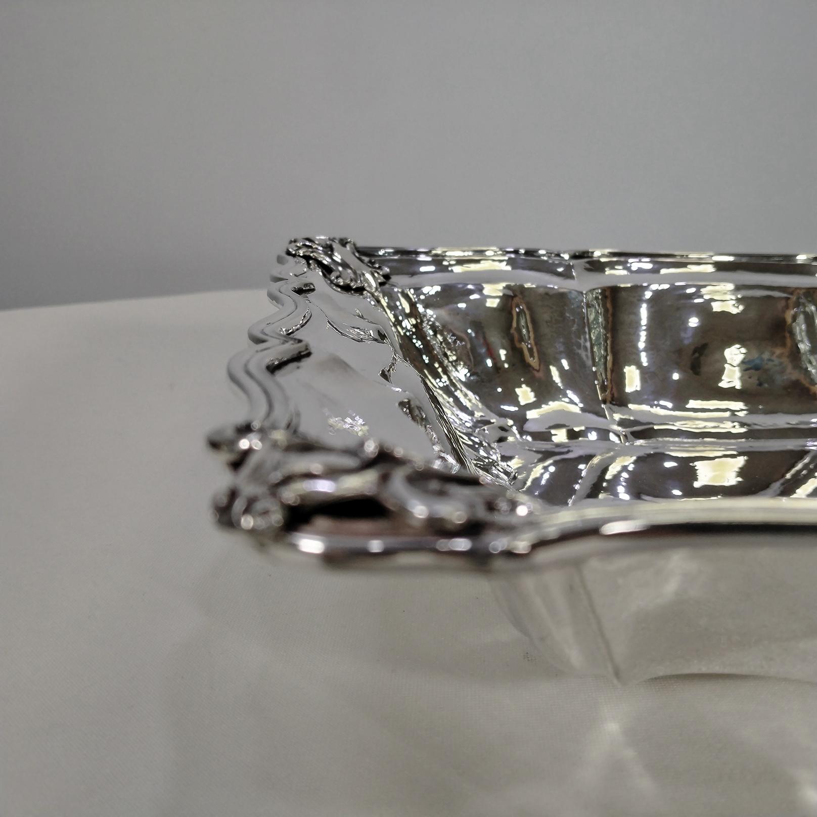 Italian Solid Solid 800 Silver Rectangular Centerpiece in Baroque Style in vendita 4