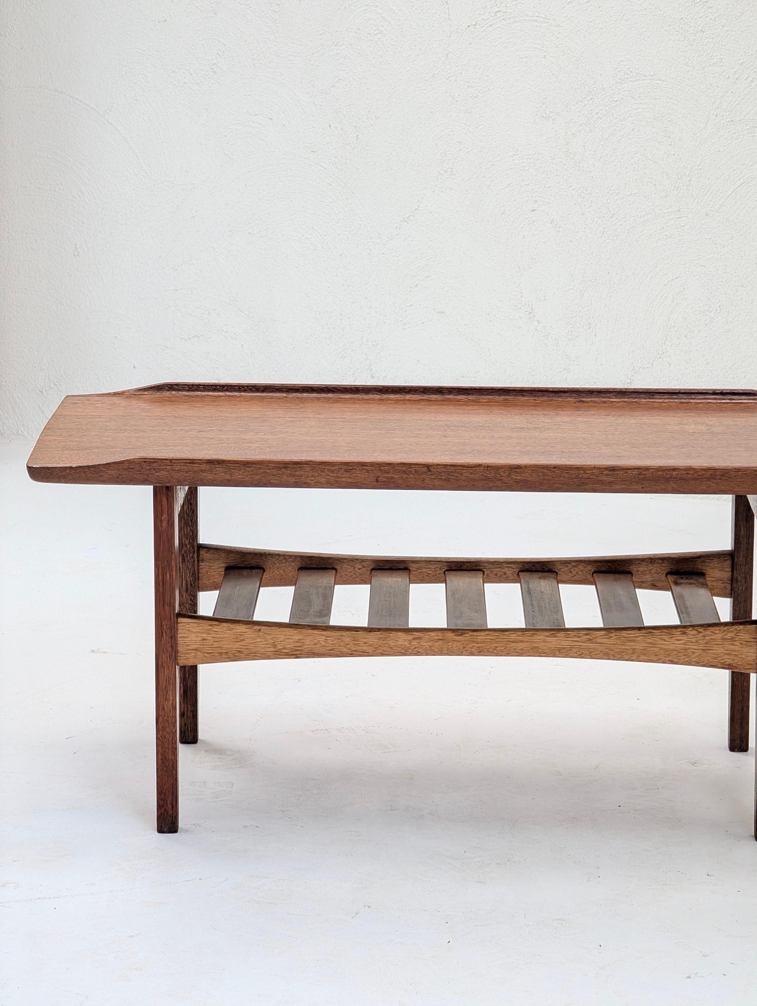 Table basse en teck massif italien 