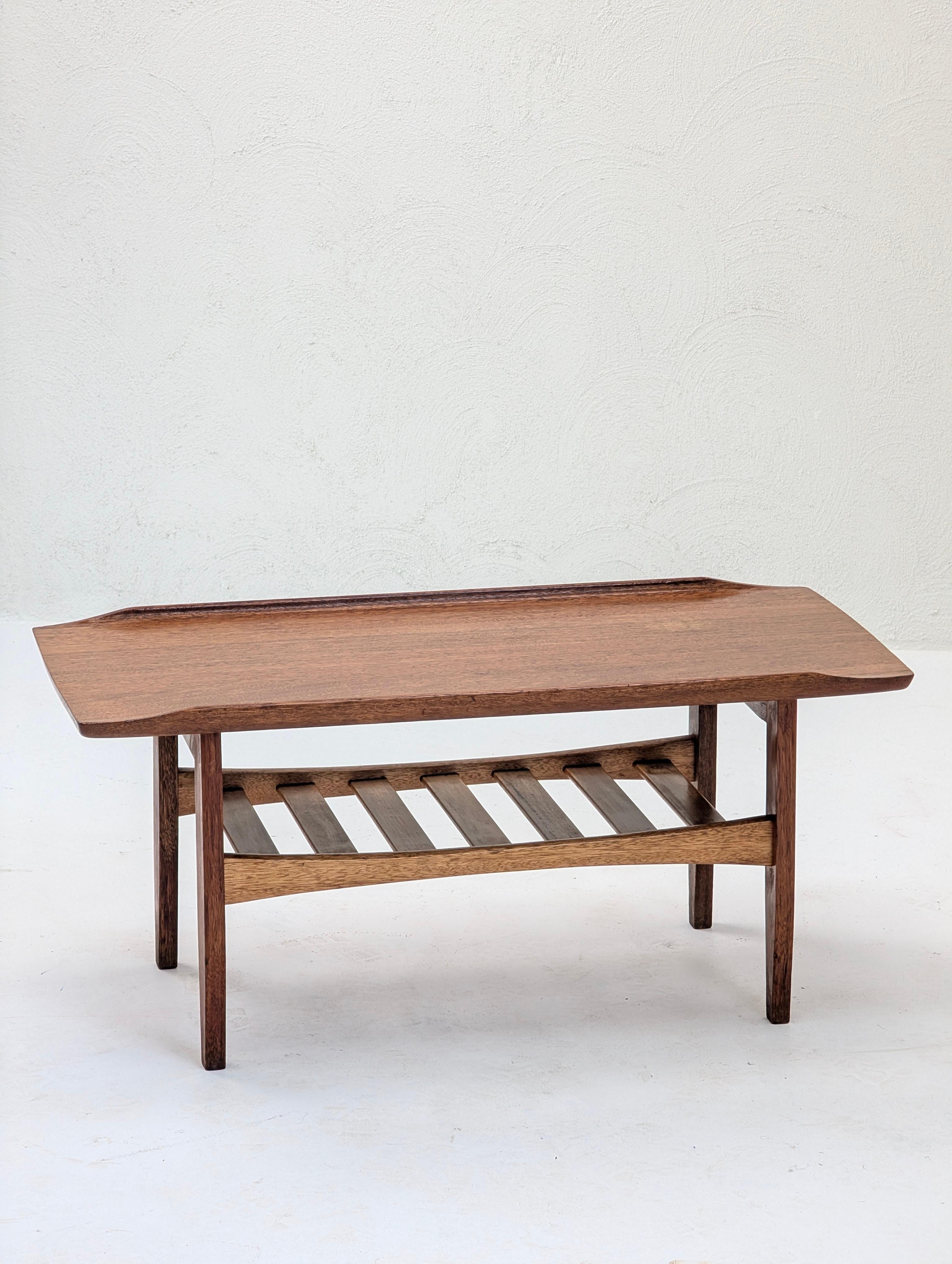 Table basse en teck massif italien 