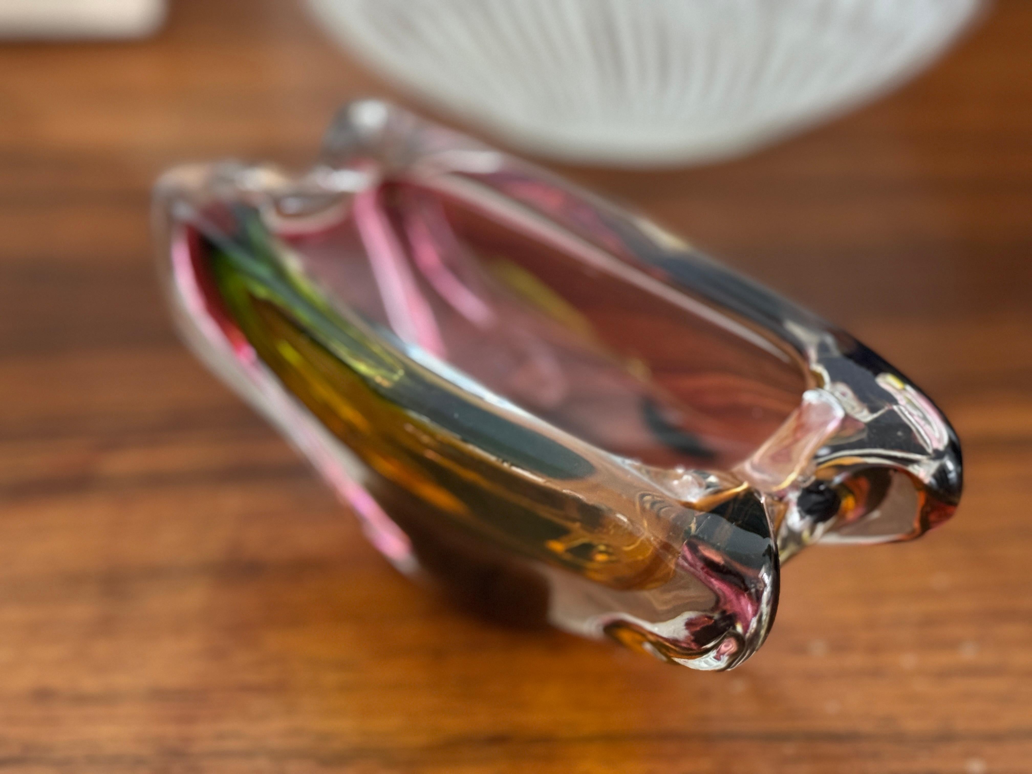 Cendrier italien en verre Sommerso, Murano Attribué à Josef Rozínek, années 1960 Bon état - En vente à Paris, FR