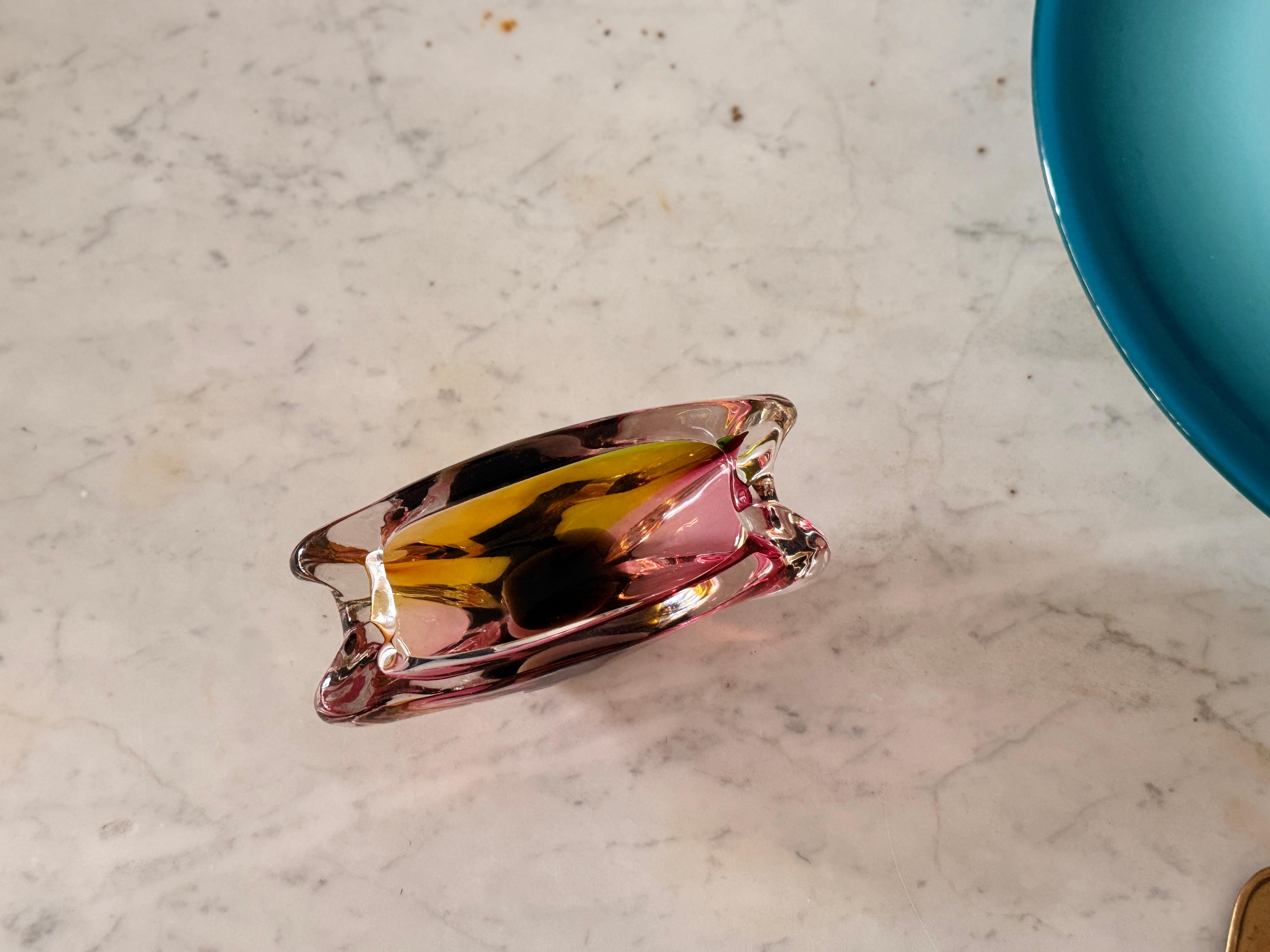 Cendrier italien en verre Sommerso, Murano Attribué à Josef Rozínek, années 1960 en vente 3