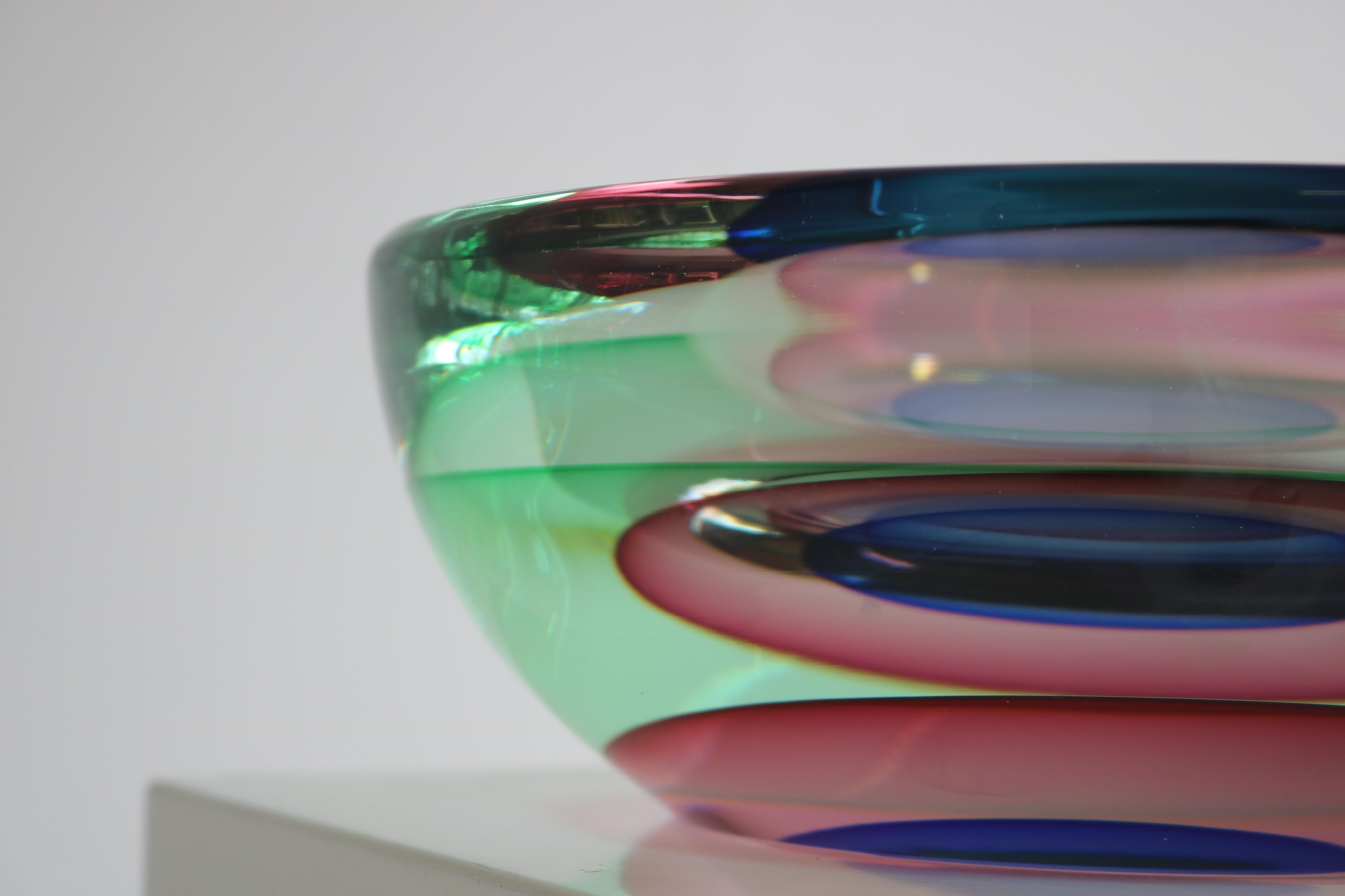 italienische Sommerso Glasschale von Luigi Onesto 1960 signiert Murano Glas Mitte des Jahrhunderts (Mitte des 20. Jahrhunderts) im Angebot