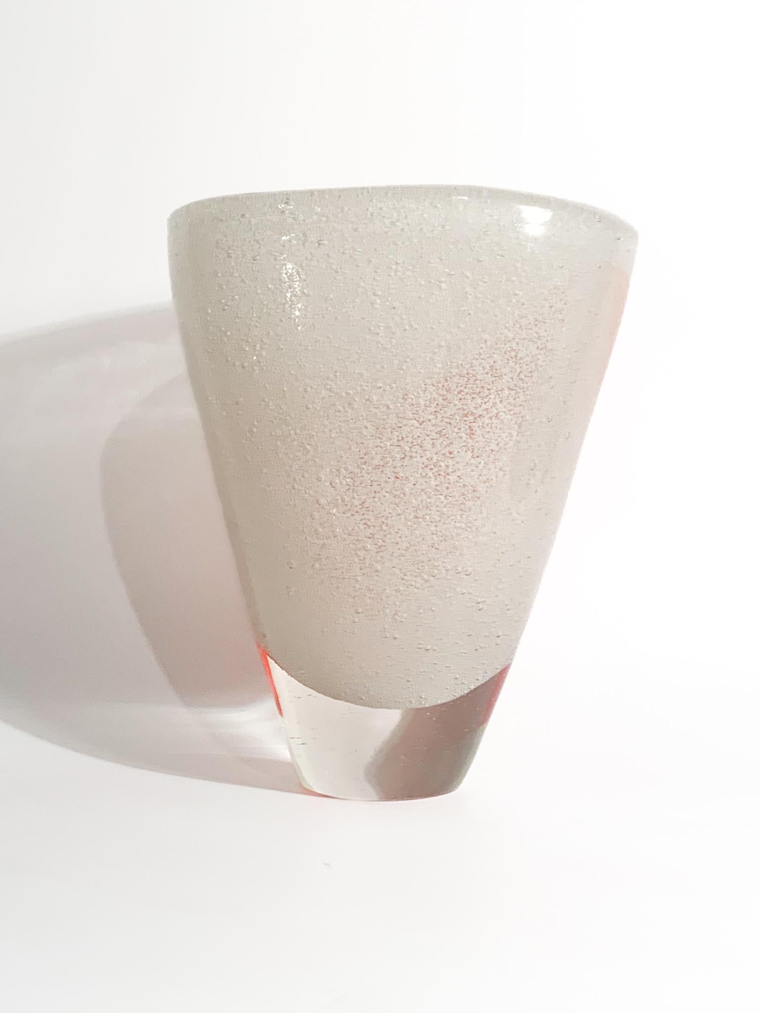 Italian Sommerso White and Orange Murano Glass Vase from the 1980s For Sale 4