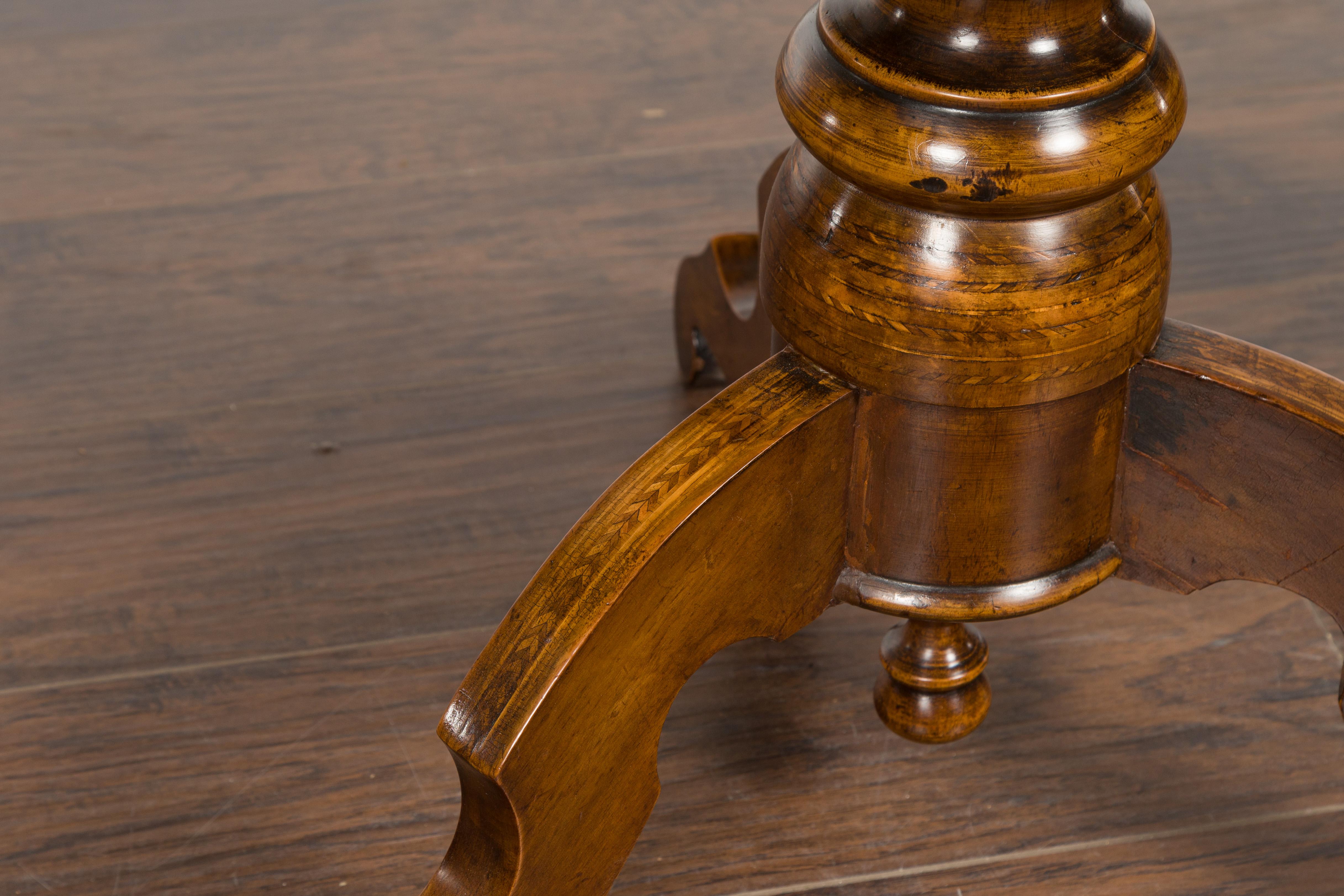 Italian Sorrento 1880s Walnut Pedestal Table with Marquetry Top and Tripod Base 6