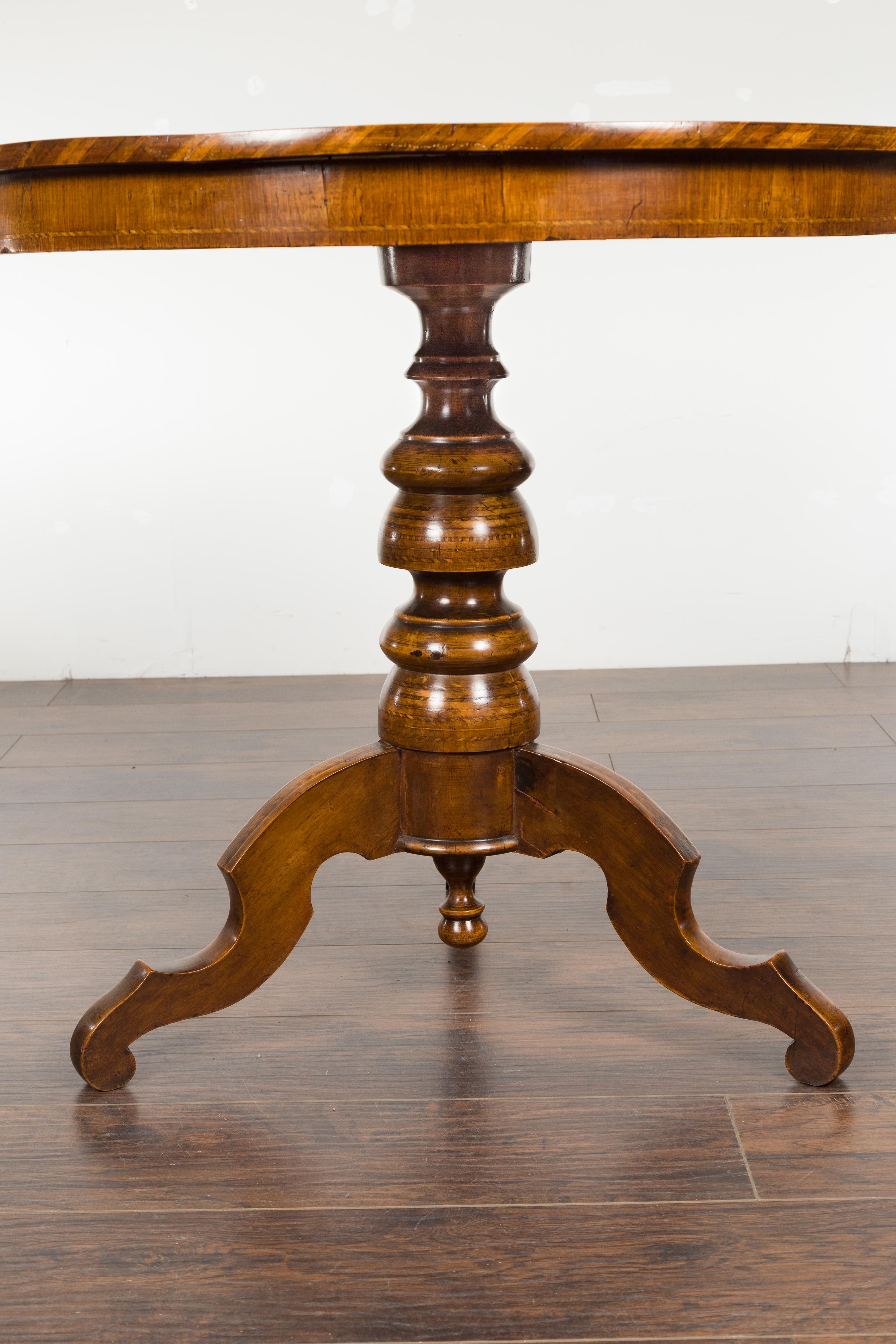 Italian Sorrento 1880s Walnut Pedestal Table with Marquetry Top and Tripod Base 4