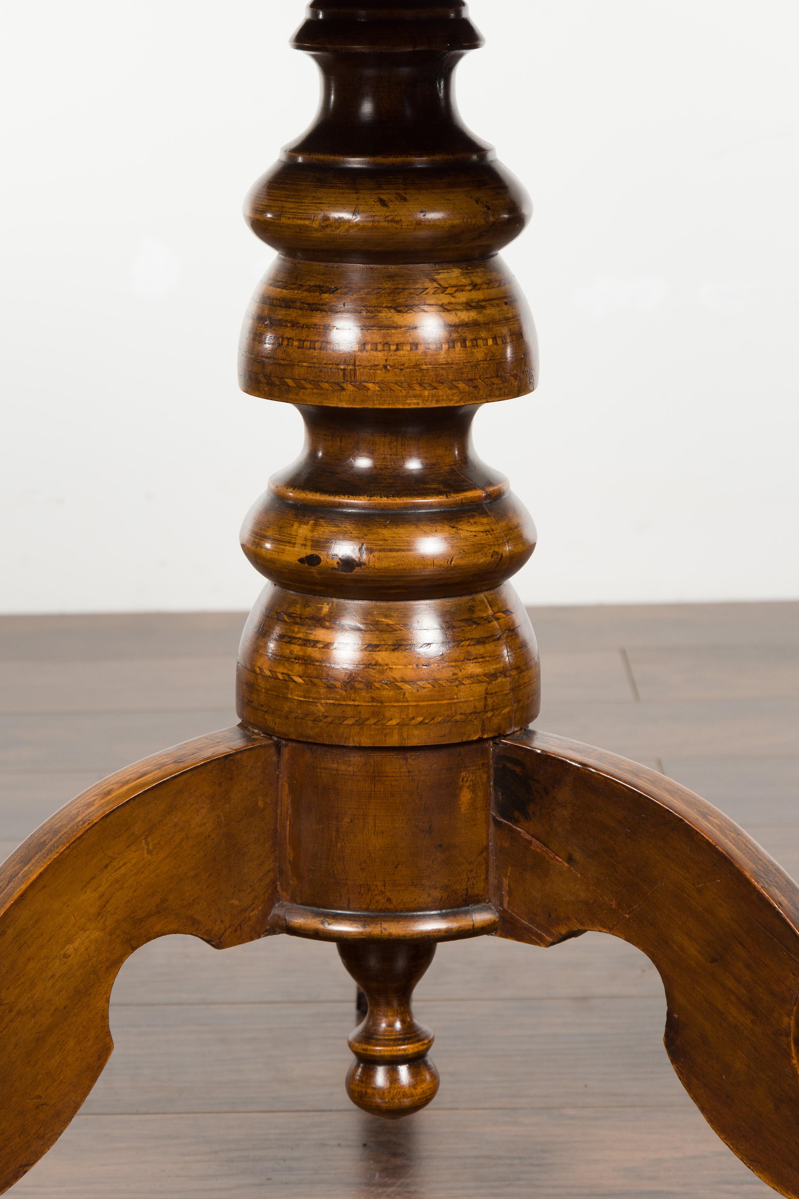 Italian Sorrento 1880s Walnut Pedestal Table with Marquetry Top and Tripod Base 5
