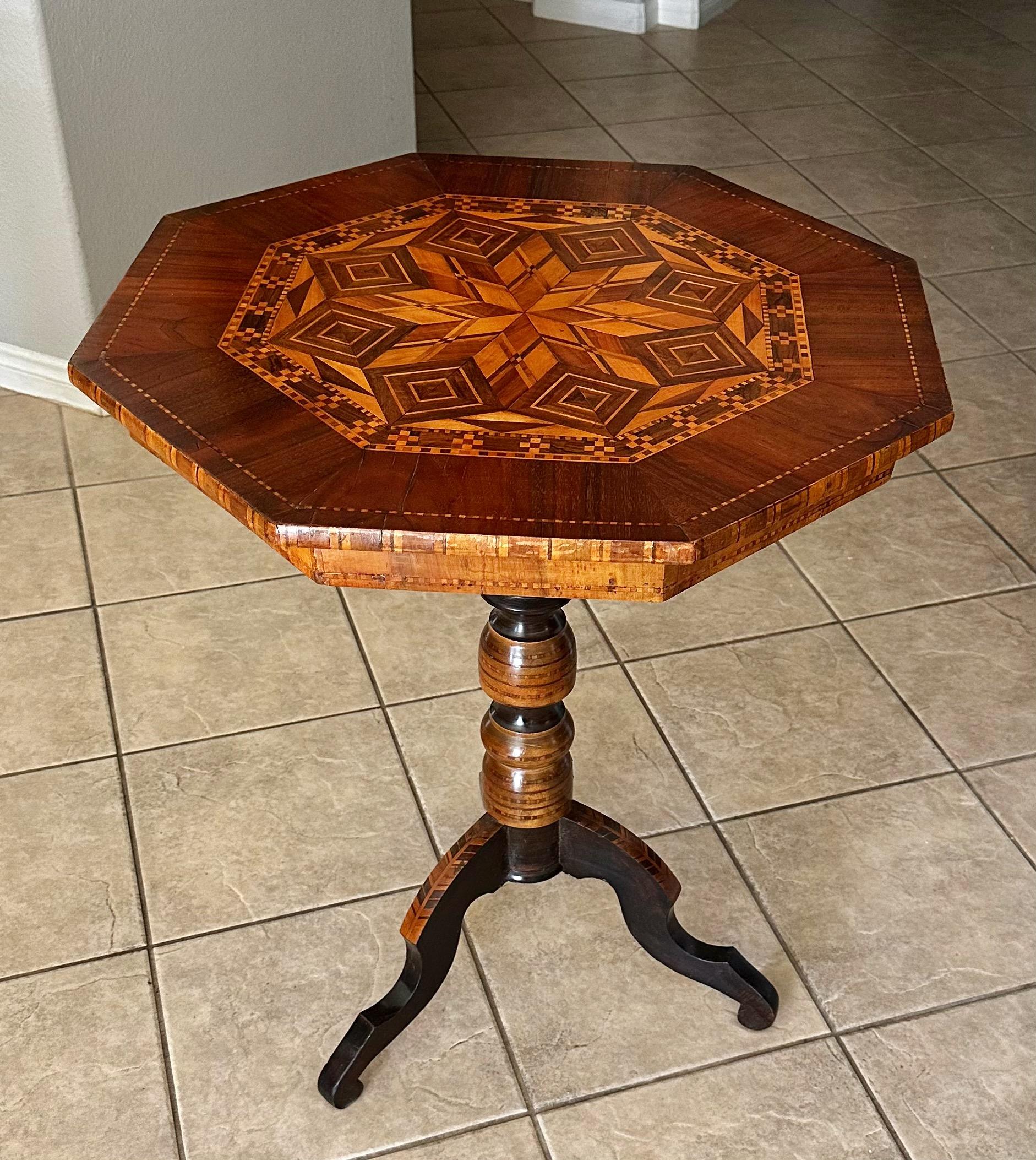 Italian Sorrento Inlaid Marquetry Side Table Circa 1900 For Sale 13