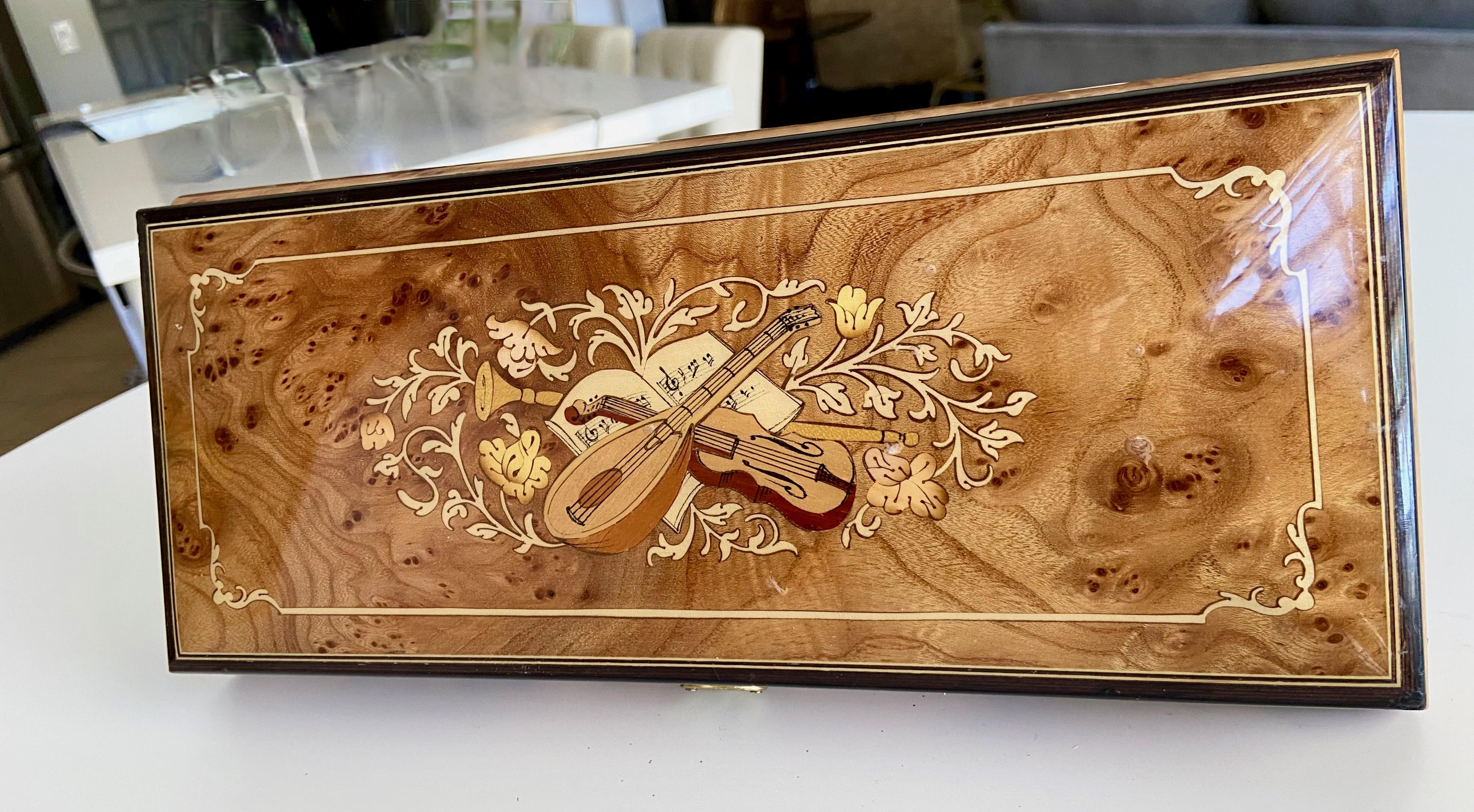 Italian Sorrento Inlaid Musical Jewelry Box For Sale 5