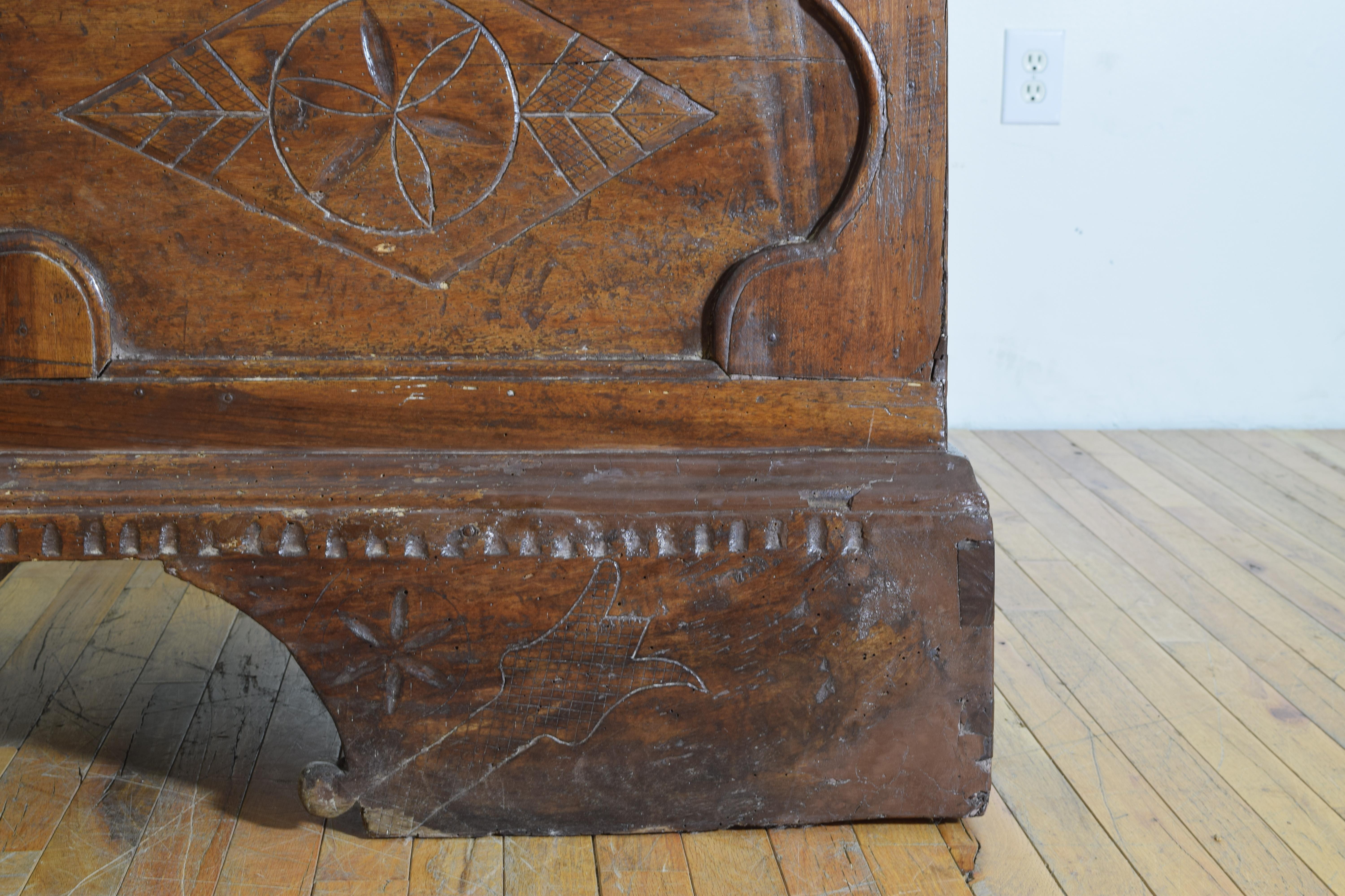 Italian / Southern Tyrolean Carved Walnut Paneled Cassapanca, mid 17th century 5