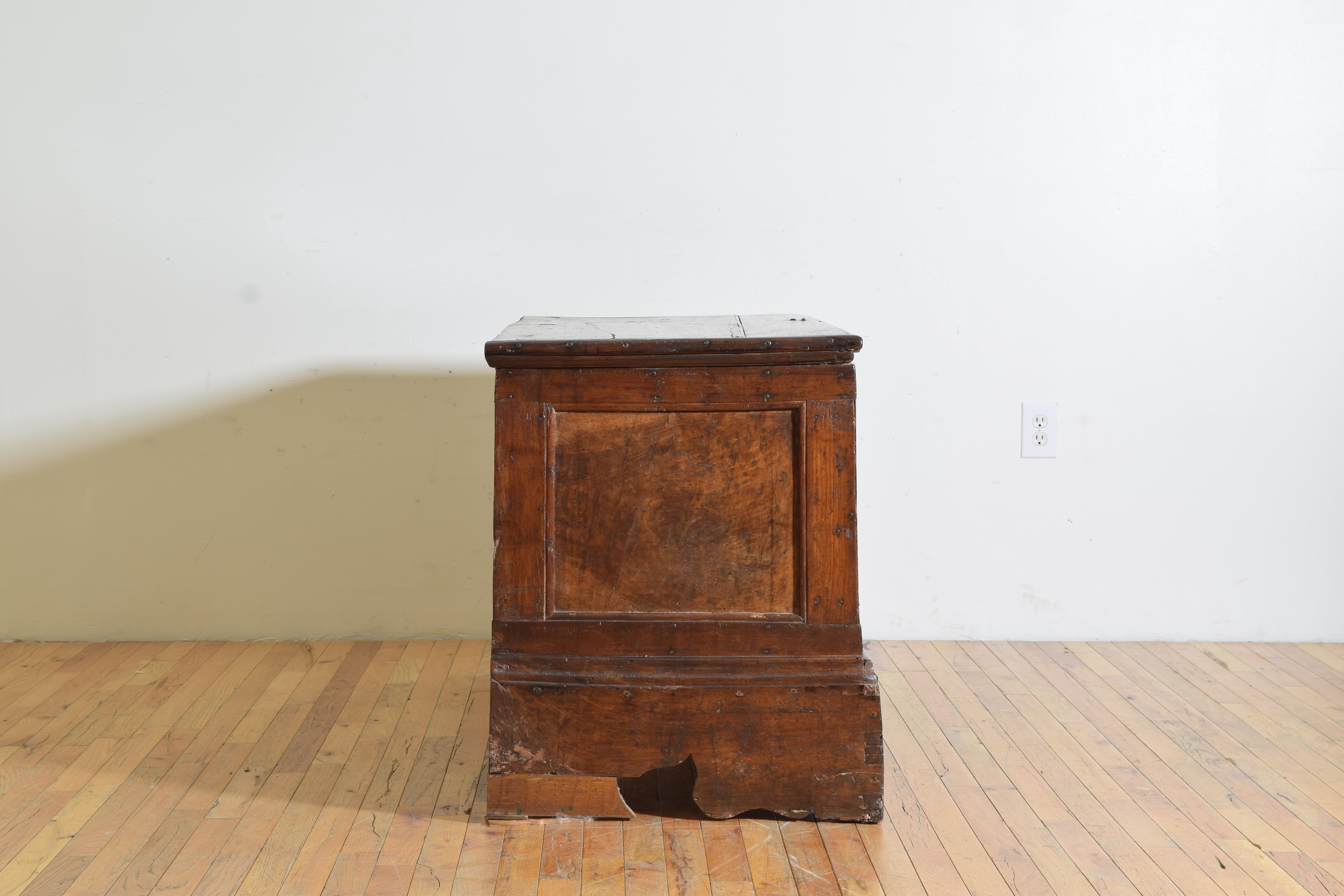 17th Century Italian / Southern Tyrolean Carved Walnut Paneled Cassapanca, mid 17th century