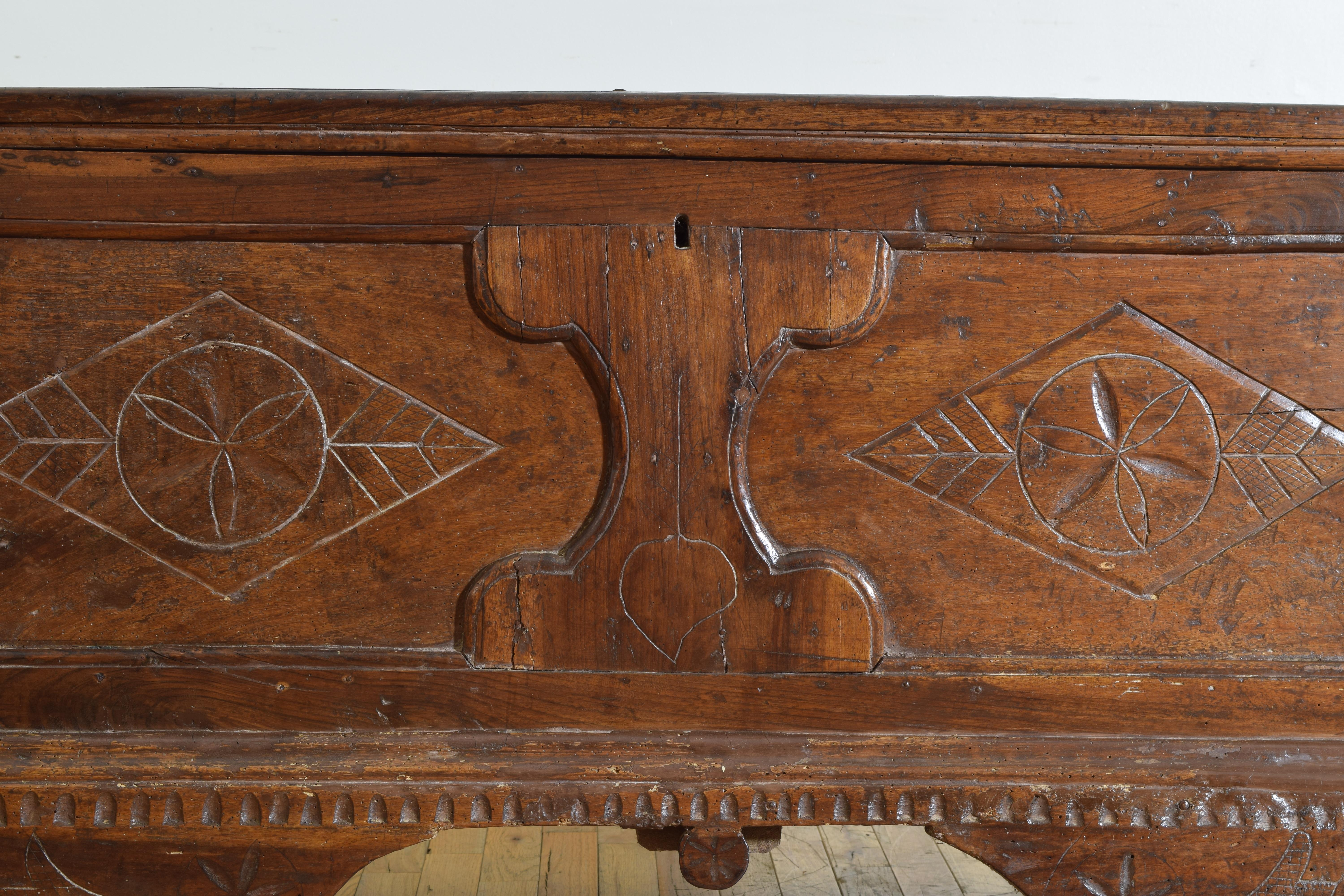 Italian / Southern Tyrolean Carved Walnut Paneled Cassapanca, mid 17th century For Sale 3