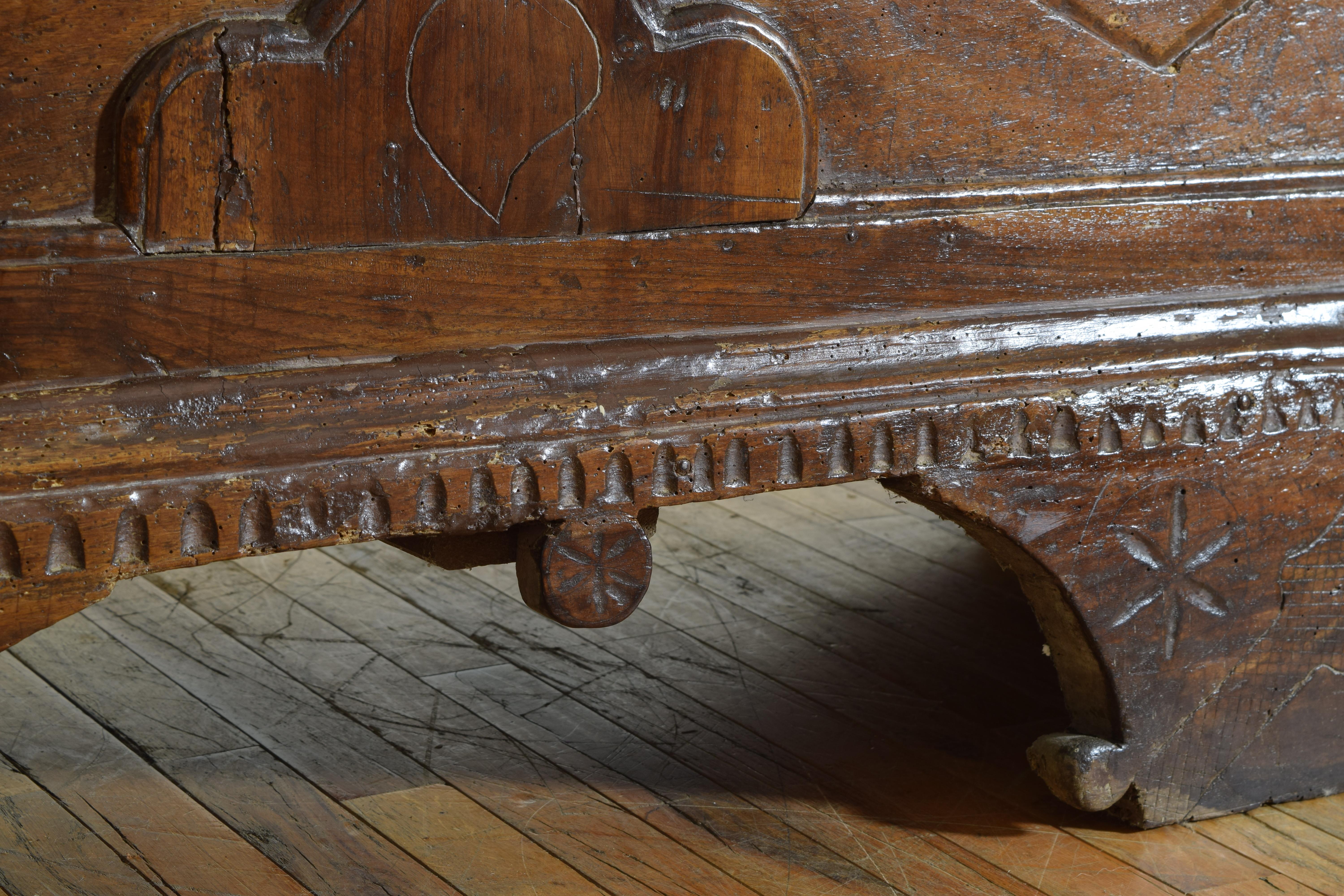 Italian / Southern Tyrolean Carved Walnut Paneled Cassapanca, mid 17th century For Sale 4