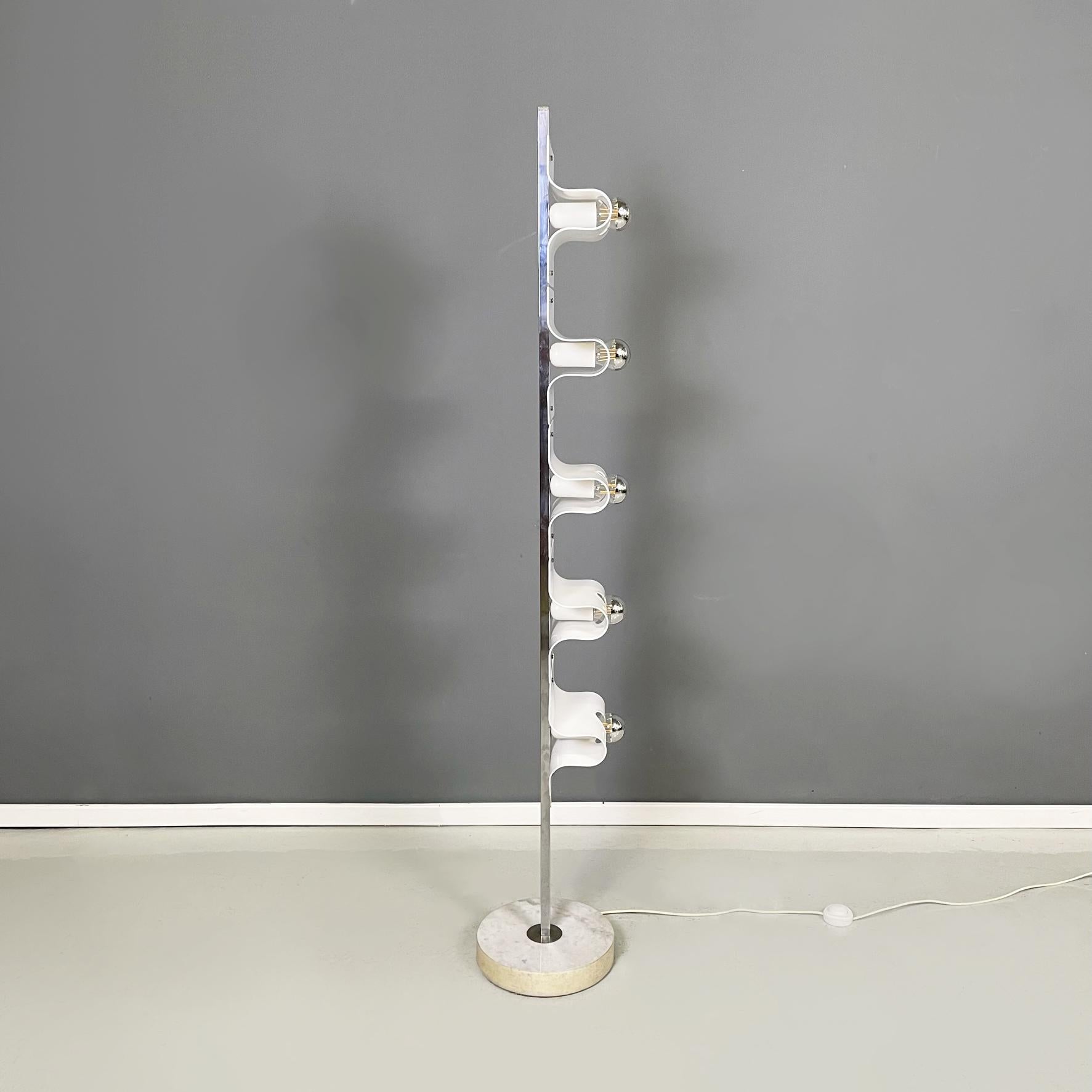 Italian space age 5 lights floor lamp in plexiglass, steel and marble, 1970s In Good Condition In MIlano, IT