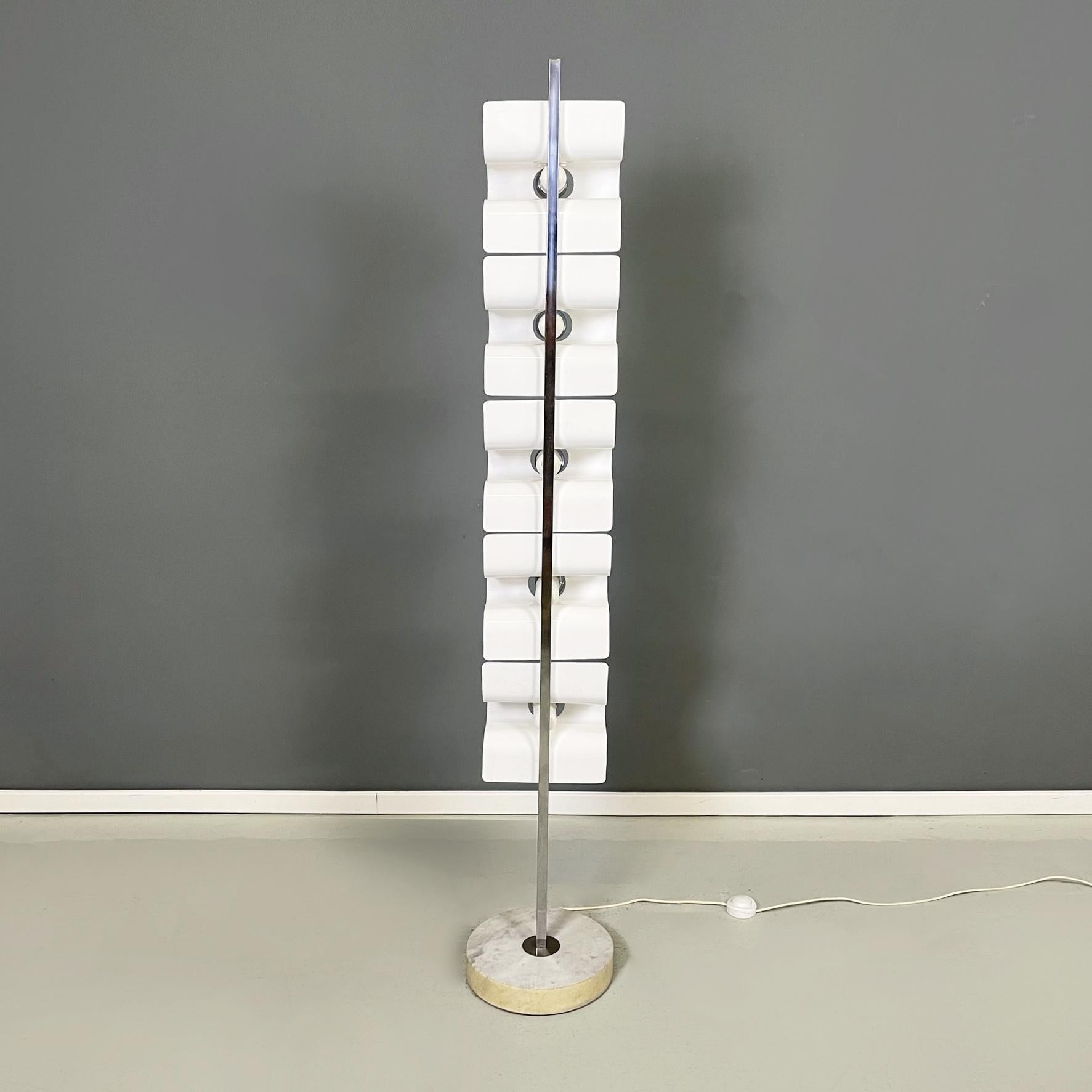 Late 20th Century Italian space age 5 lights floor lamp in plexiglass, steel and marble, 1970s