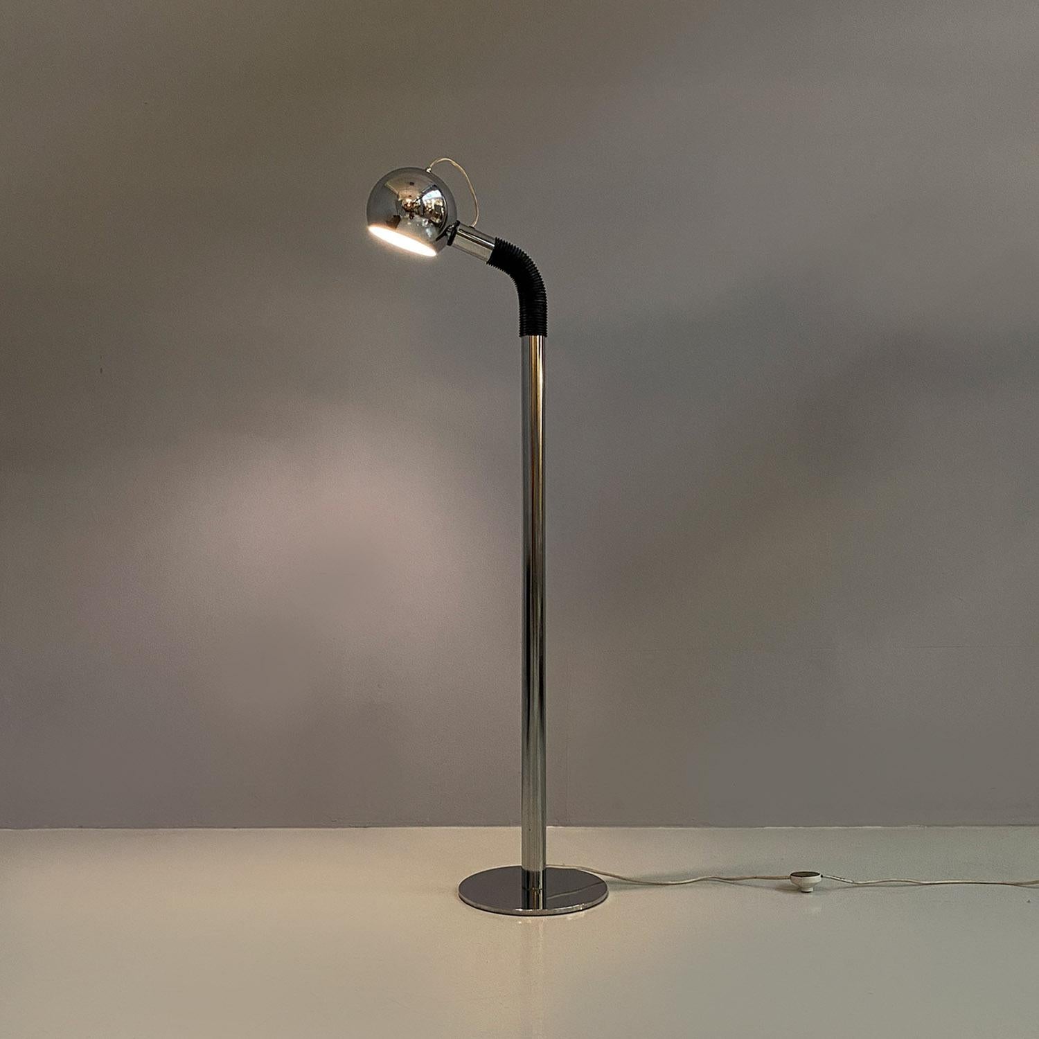 Italian space age adjustable chromed steel and black plastic floor lamp, 1970s For Sale 1
