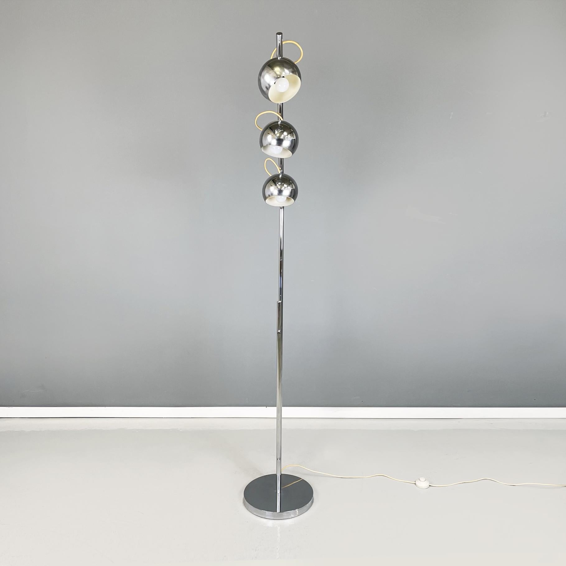 Italian Space Age Adjustable Floor Lamp in Chromed Steel by Reggiani, 1960-1970s In Good Condition In MIlano, IT