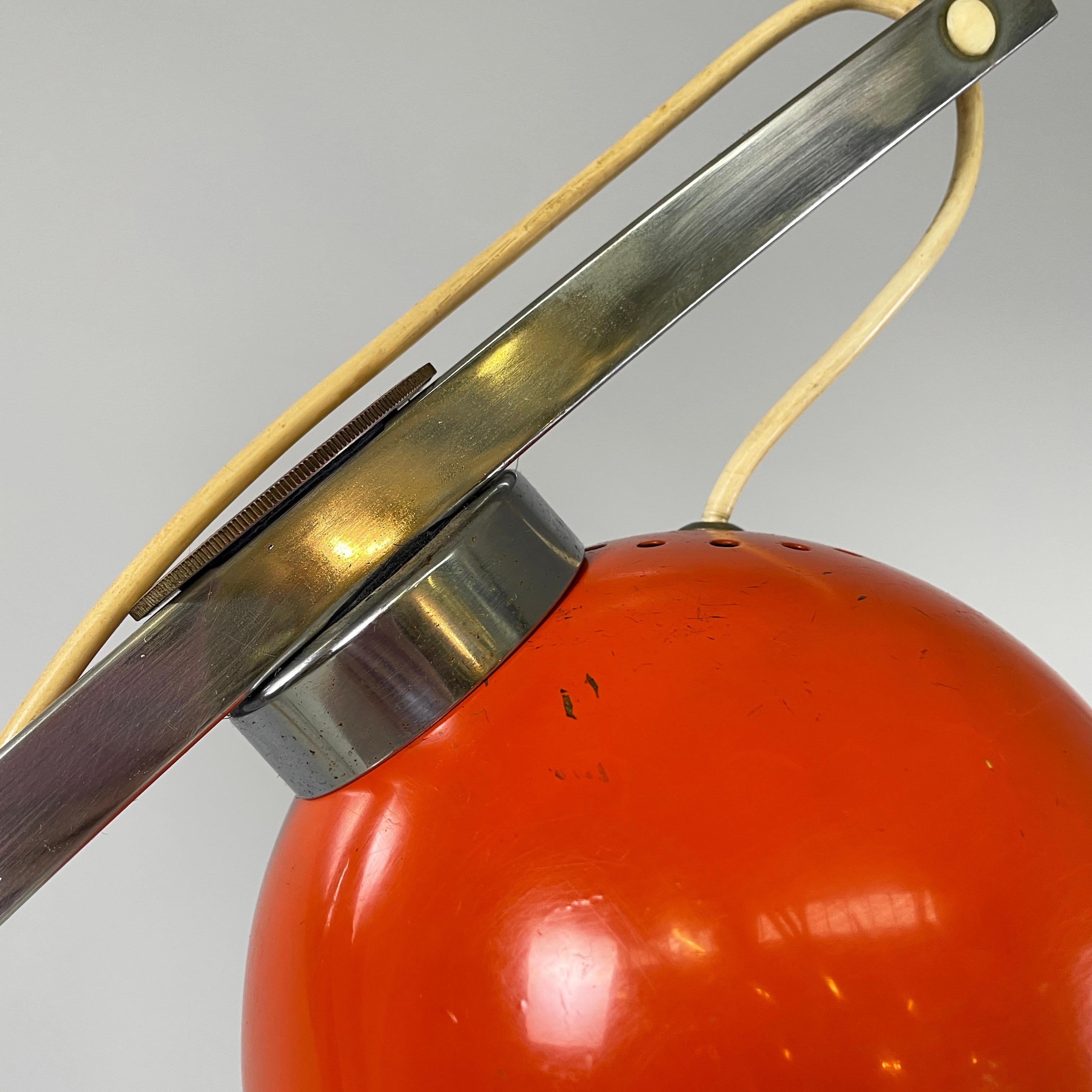 Italian space age Adjustable floor lamp in metal and orange metal, 1970s For Sale 4