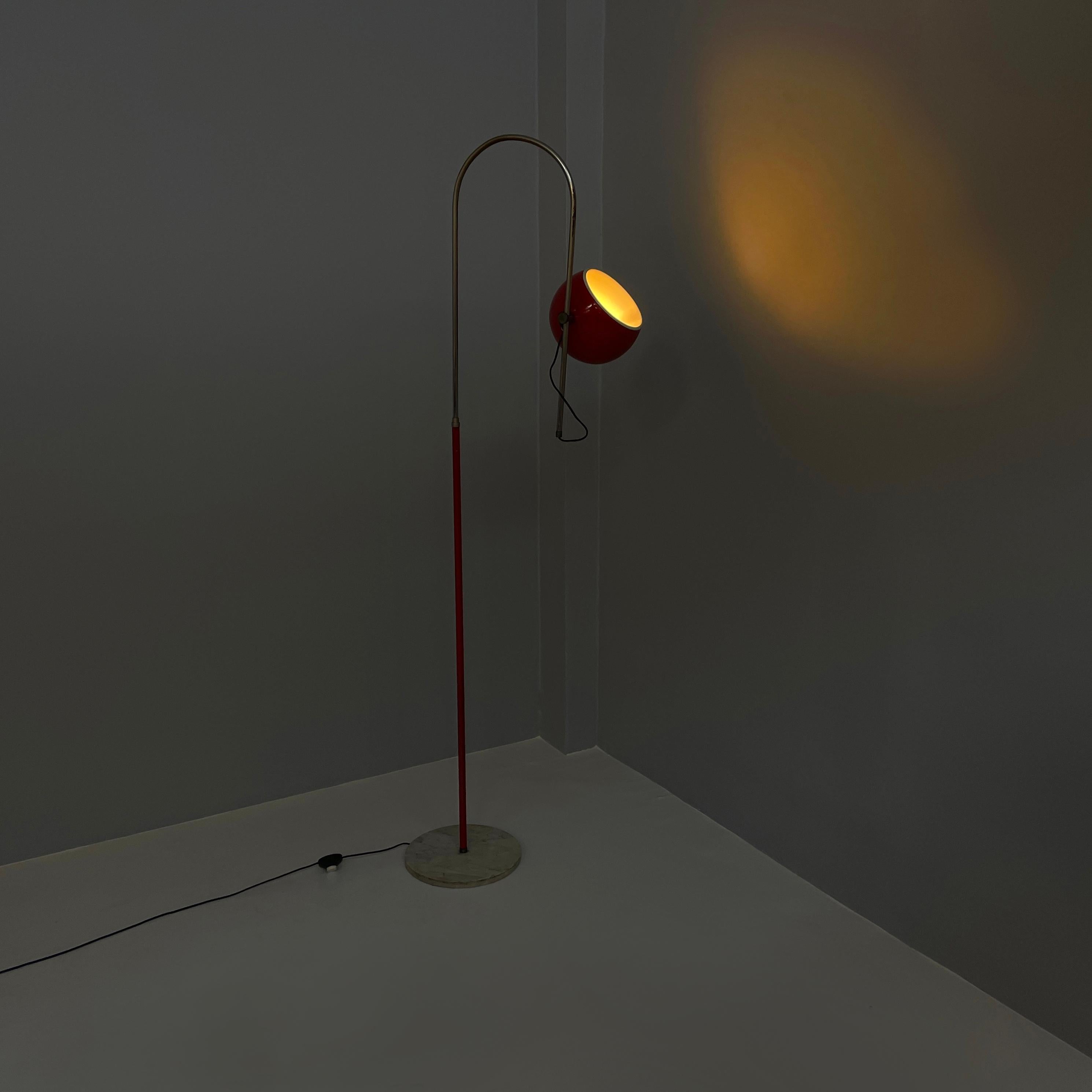 Italian space age Adjustable floor lamp in red metal and marble, 1970s In Good Condition For Sale In MIlano, IT