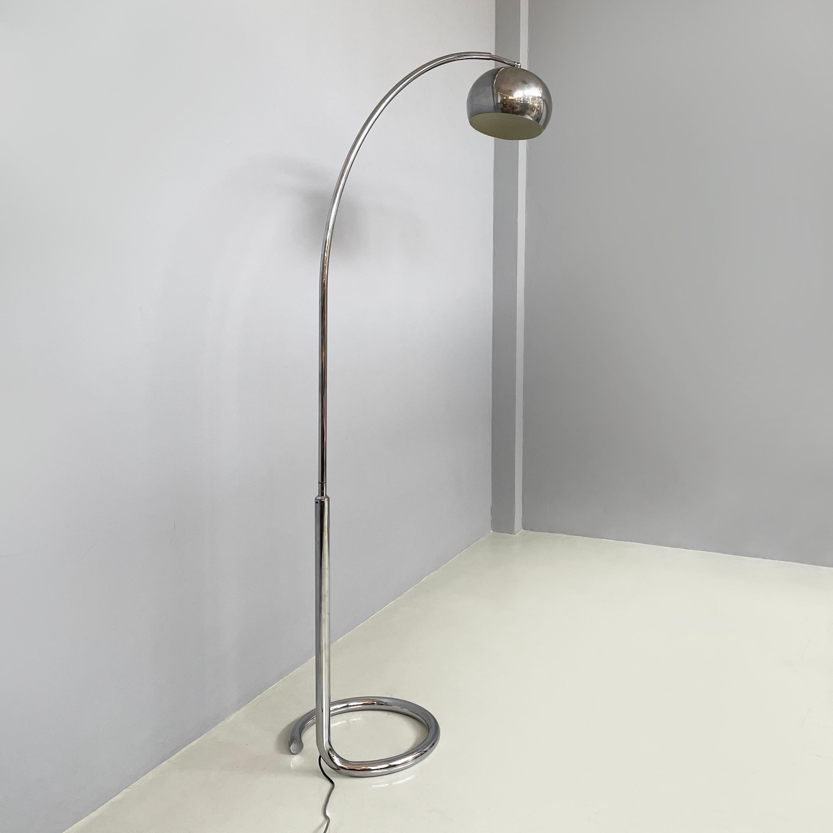 Late 20th Century Italian space age Arched and adjustable floor lamp in chromed steel, 1970s