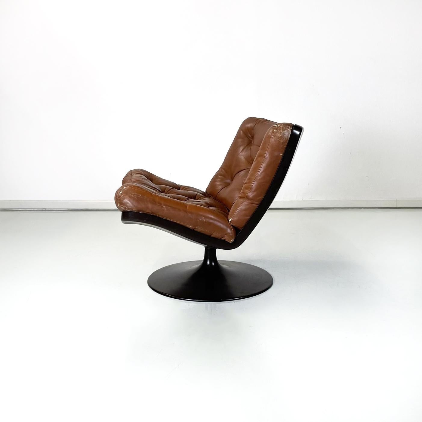 Italian Space Age Armchair in Brown Leather and Black Plastic by Play, 1970s In Good Condition For Sale In MIlano, IT