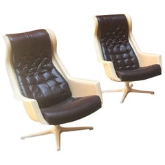 Fauteuils Galaxy Swedes modernes de l'ère spatiale du milieu du siècle dernier, design Alf Svensson pour Dux, 1968