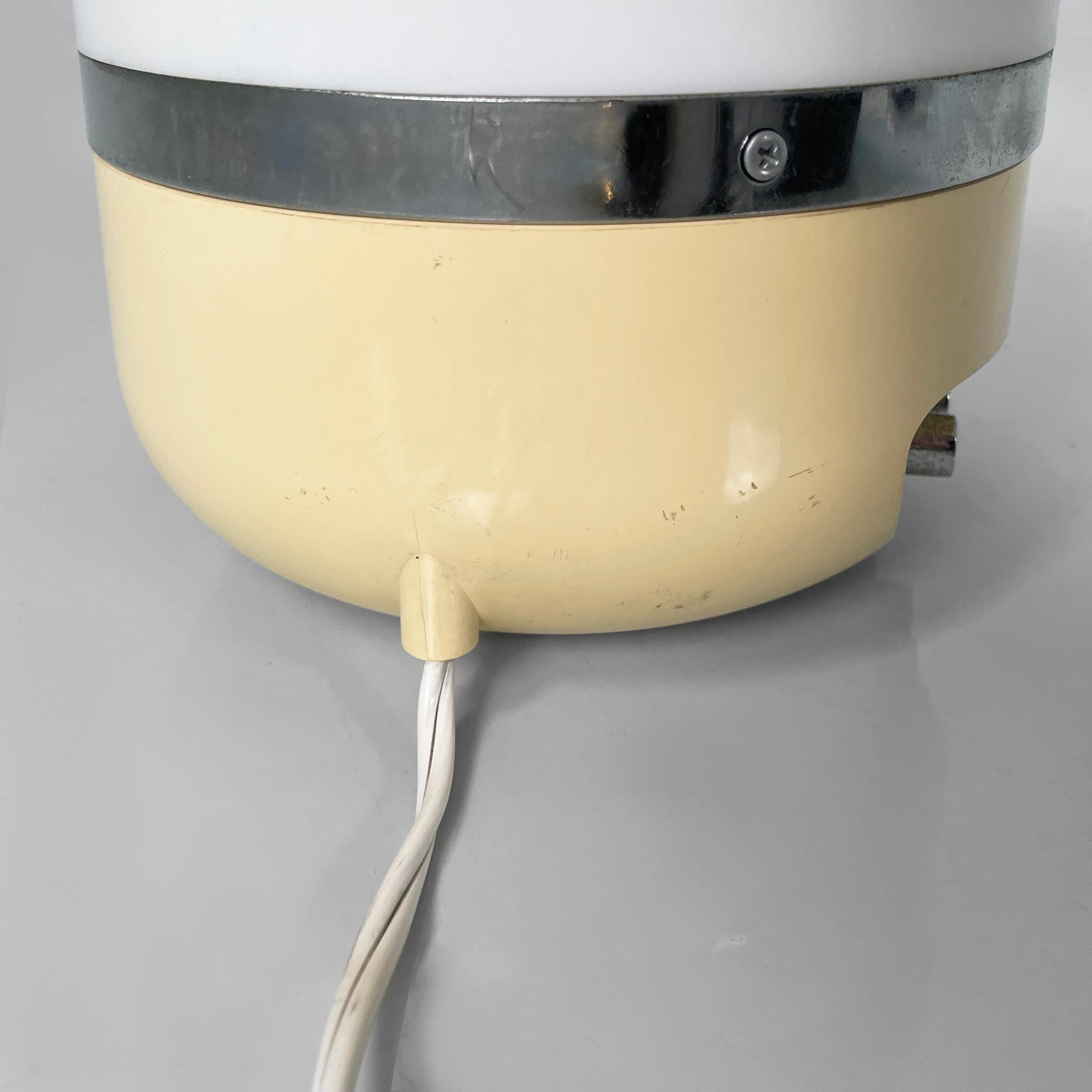 Italian space age beige radio table lamp by Adriano Rampoldi for Europhon, 1970s For Sale 7