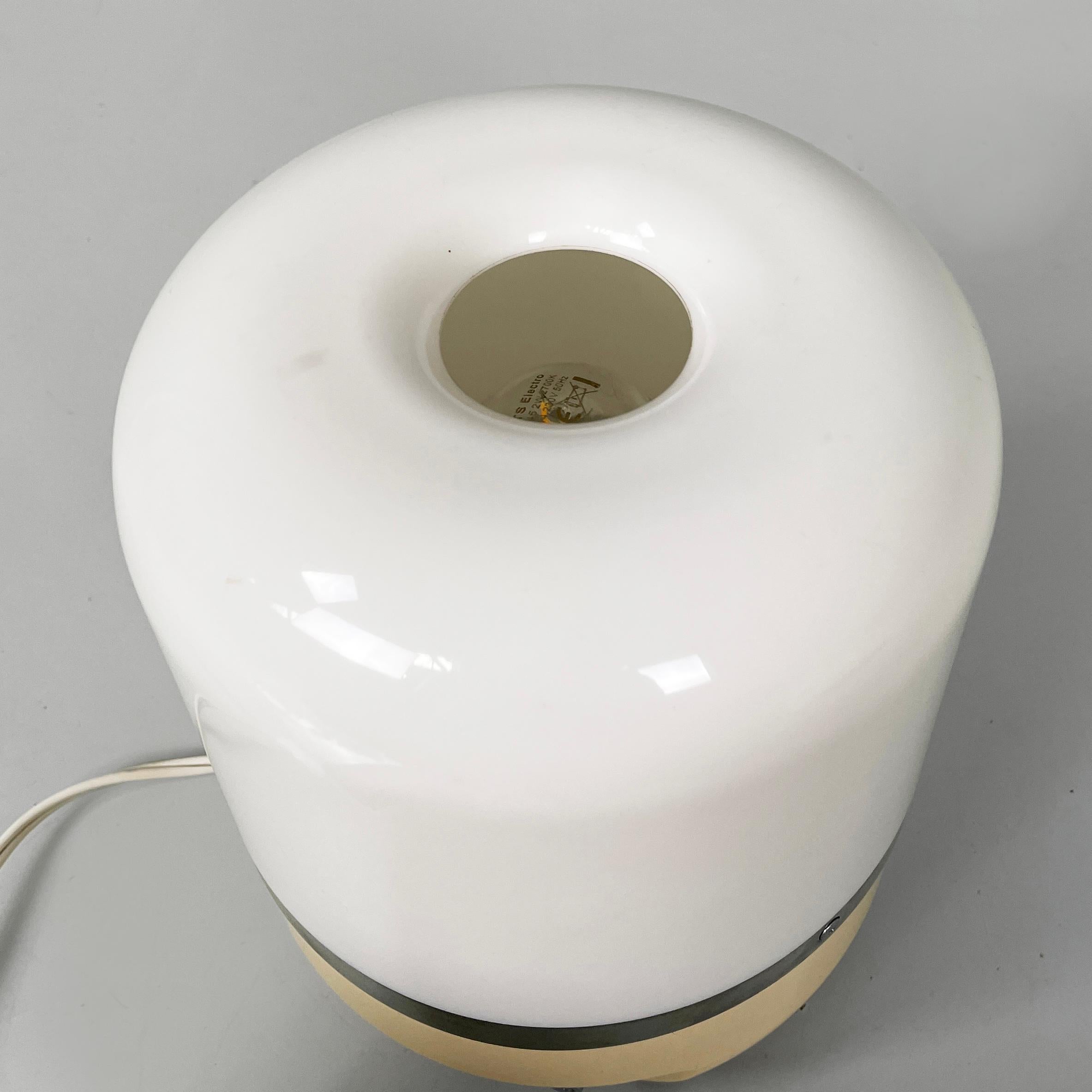 Plastic Italian space age beige radio table lamp by Adriano Rampoldi for Europhon, 1970s For Sale