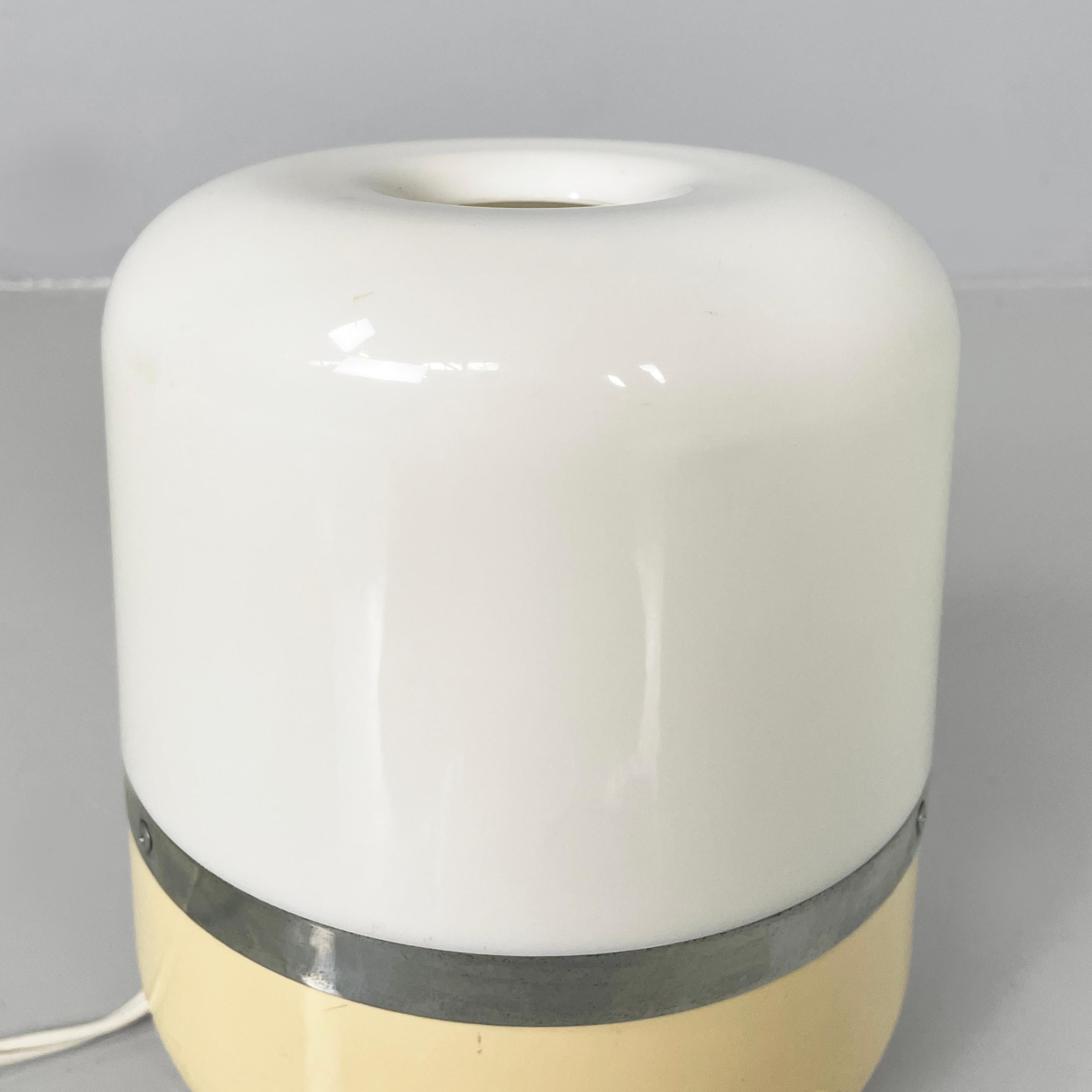 Italian space age beige radio table lamp by Adriano Rampoldi for Europhon, 1970s For Sale 3