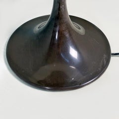 Lampada da terra o da tavolo italiana A Space Age in plastica marrone e vetro opalino, anni '70