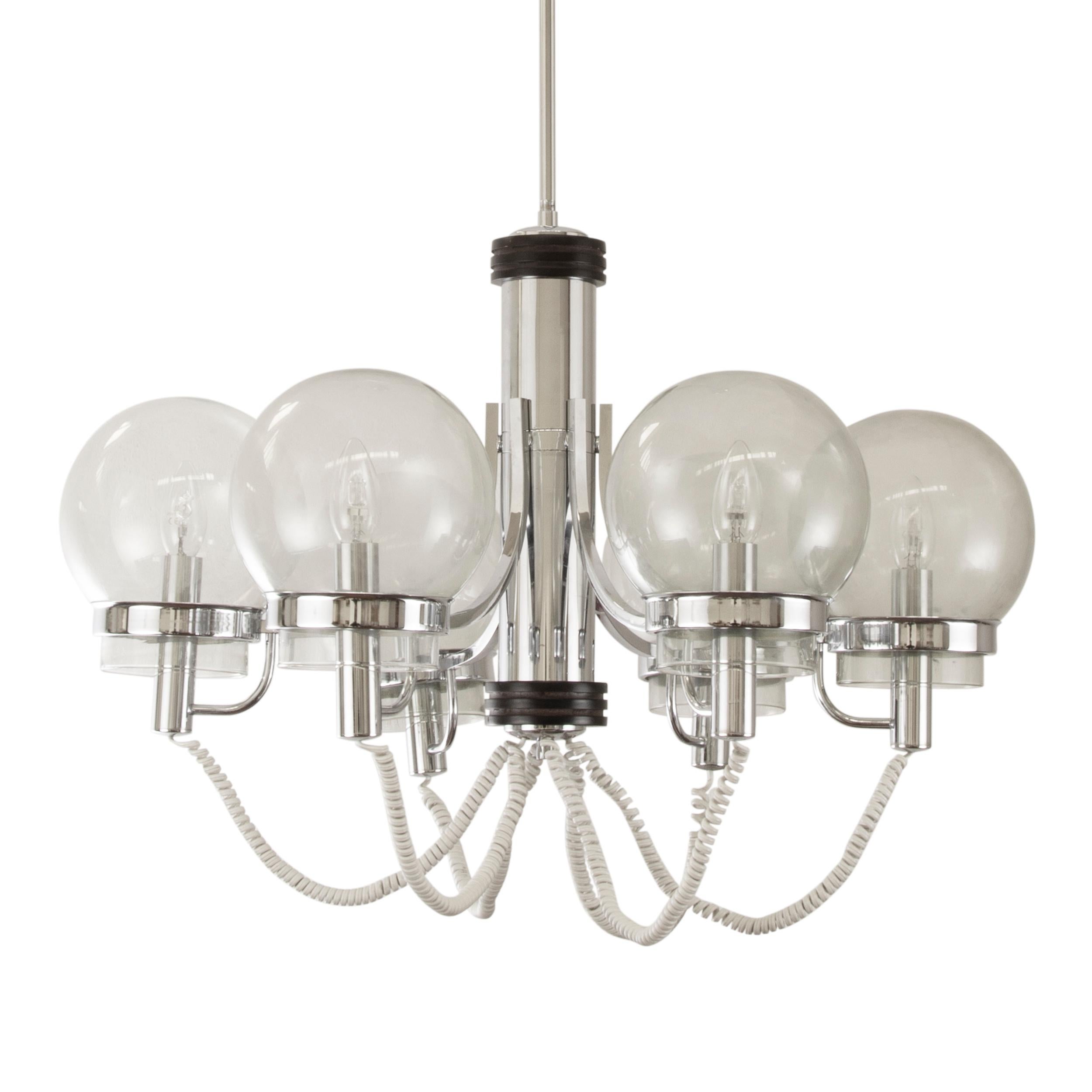 Lustre italien de l'ère spatiale des années 1970, fabriqué en Italie, design, globes en chrome et verre en vente 6