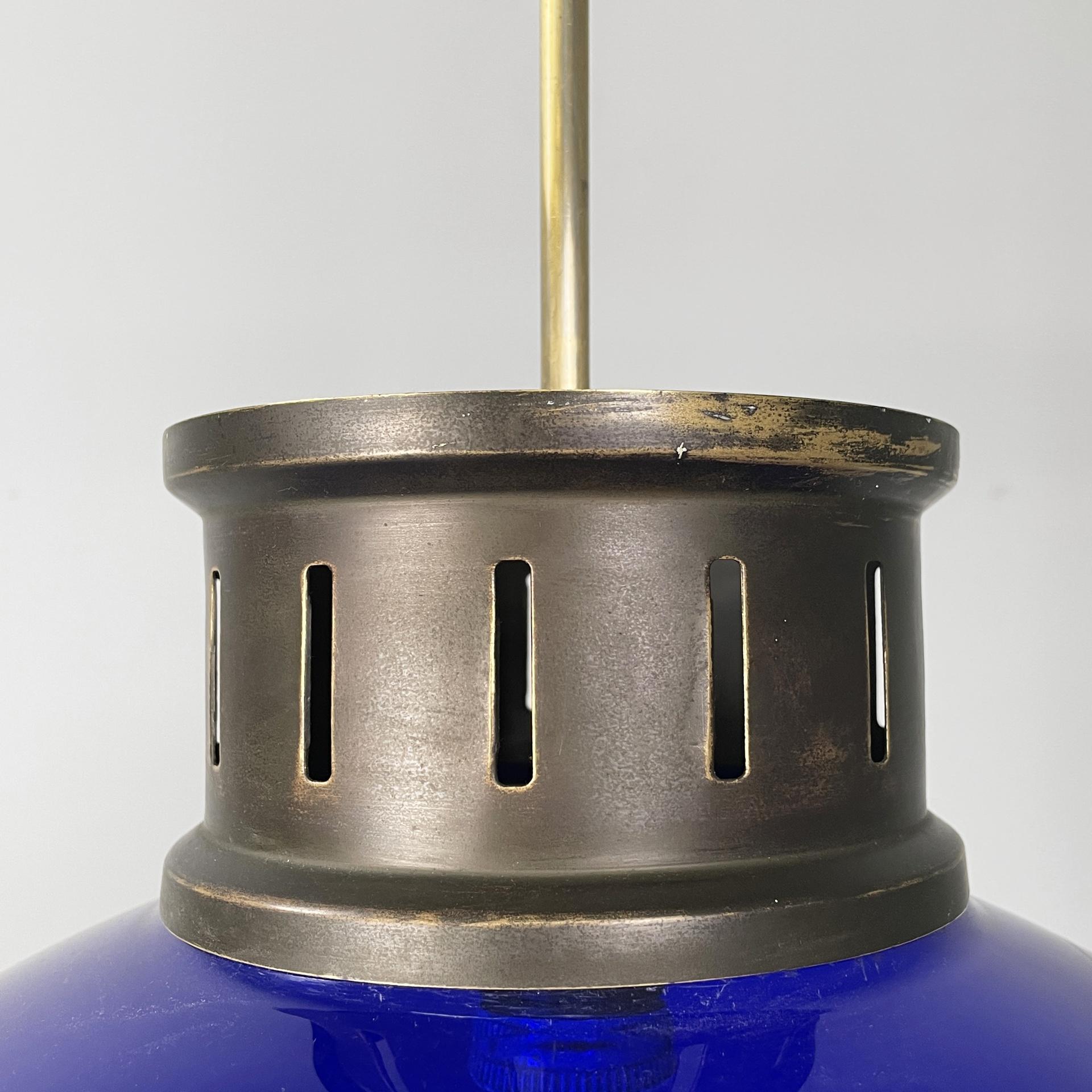 Italian Space Age chandelier in blue and white plexiglass, 1970s in vendita 6