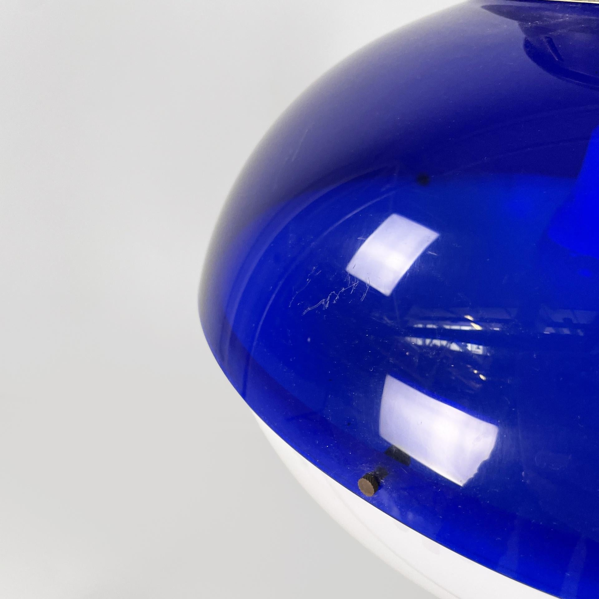 Italian Space Age chandelier in blue and white plexiglass, 1970s in vendita 1