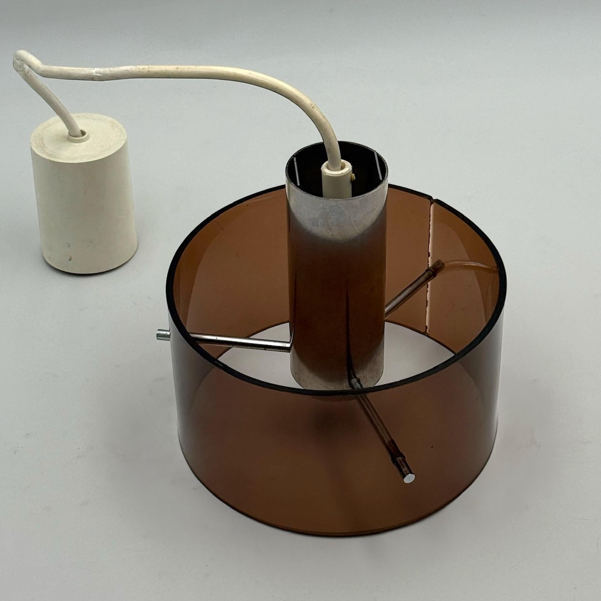 Italienische A Space Age Hängelampe aus Chrom und Plexiglas 1970er Jahre im Angebot 7