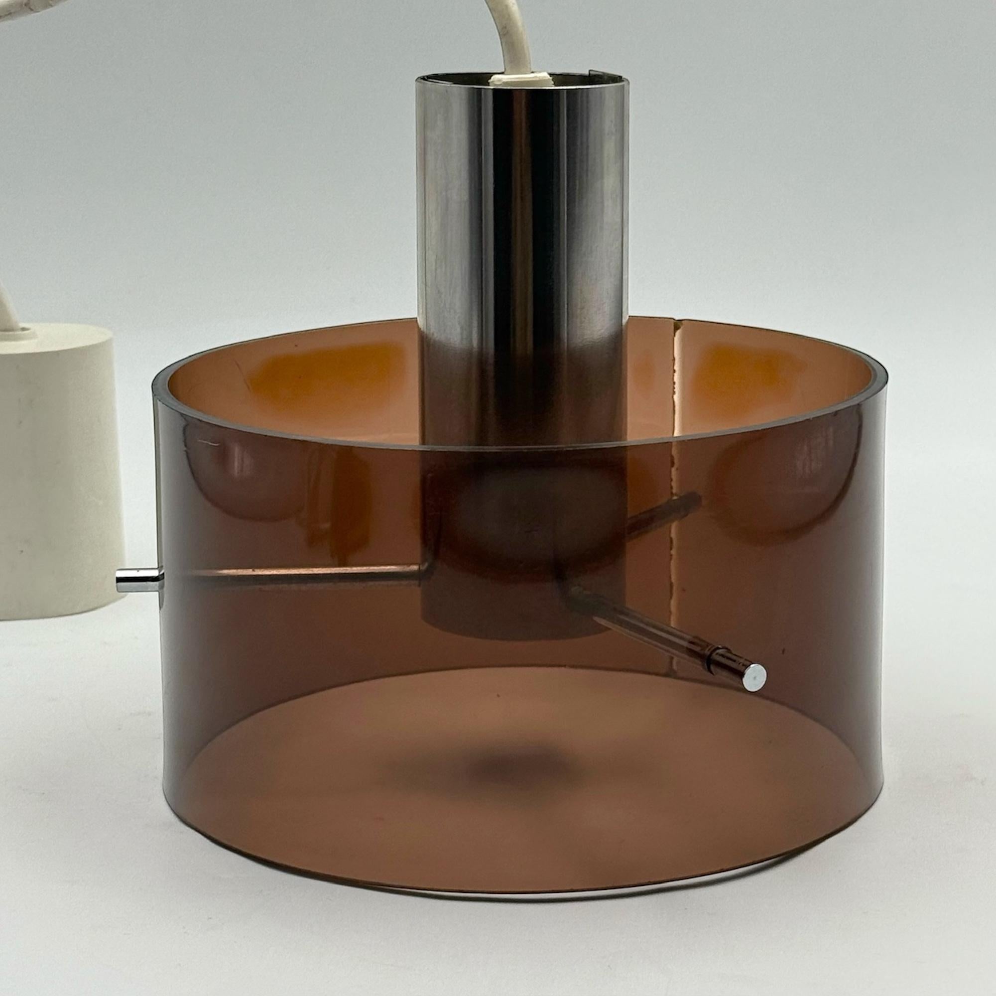 Italienische A Space Age Hängelampe aus Chrom und Plexiglas 1970er Jahre im Angebot 8