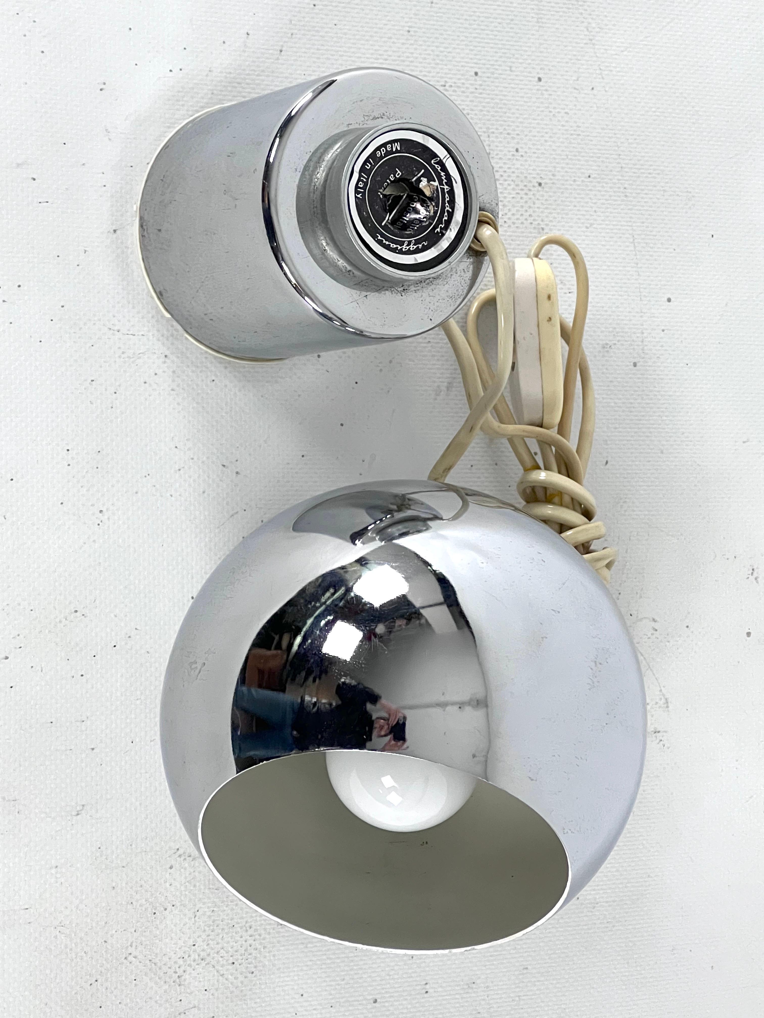 Lampe de table italienne chromée de l'ère spatiale signée par Reggiani en vente 1