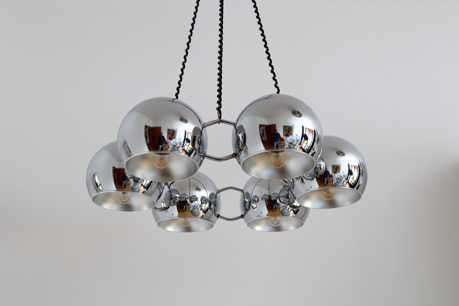 Italian Space Age Chromed Chandelier with Six Lights by Reggiani, 1970s In Good Condition In Morazzone, Varese
