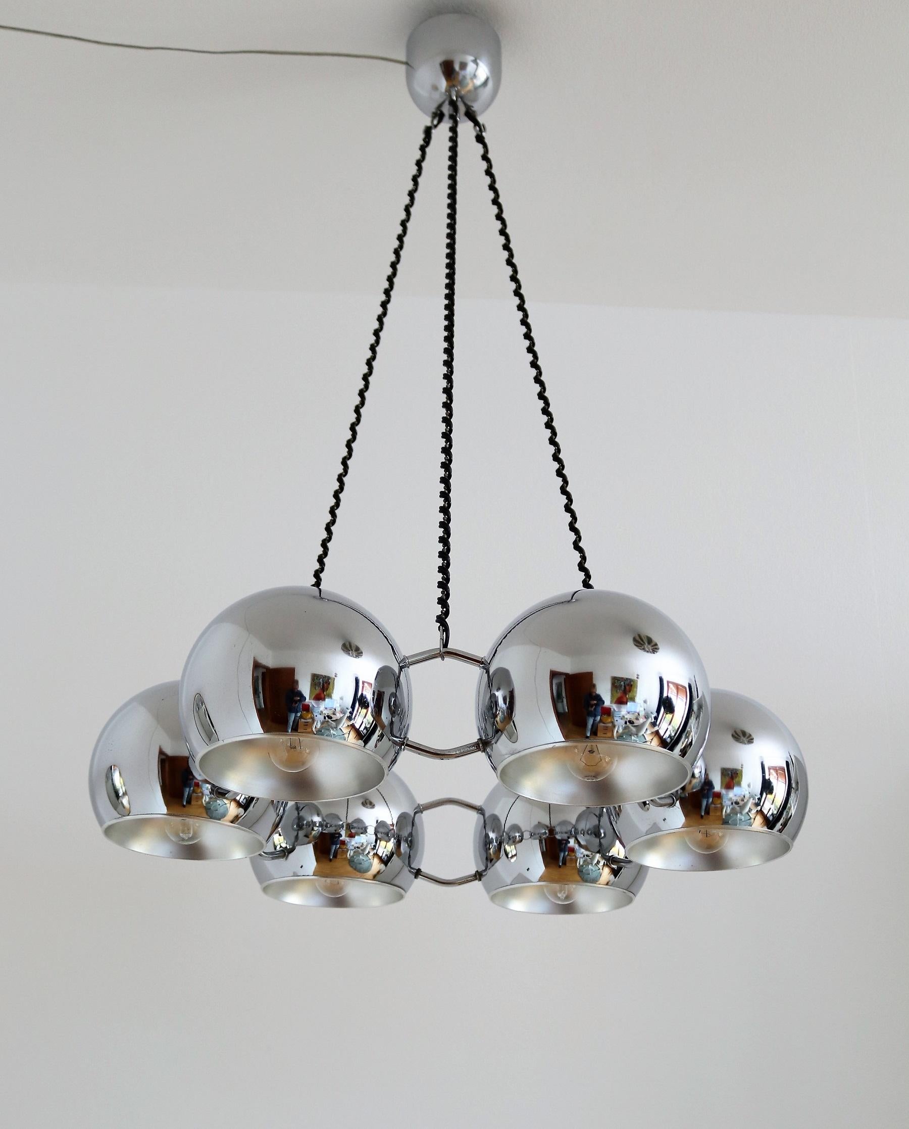 Late 20th Century Italian Space Age Chromed Chandelier with Six Lights by Reggiani, 1970s