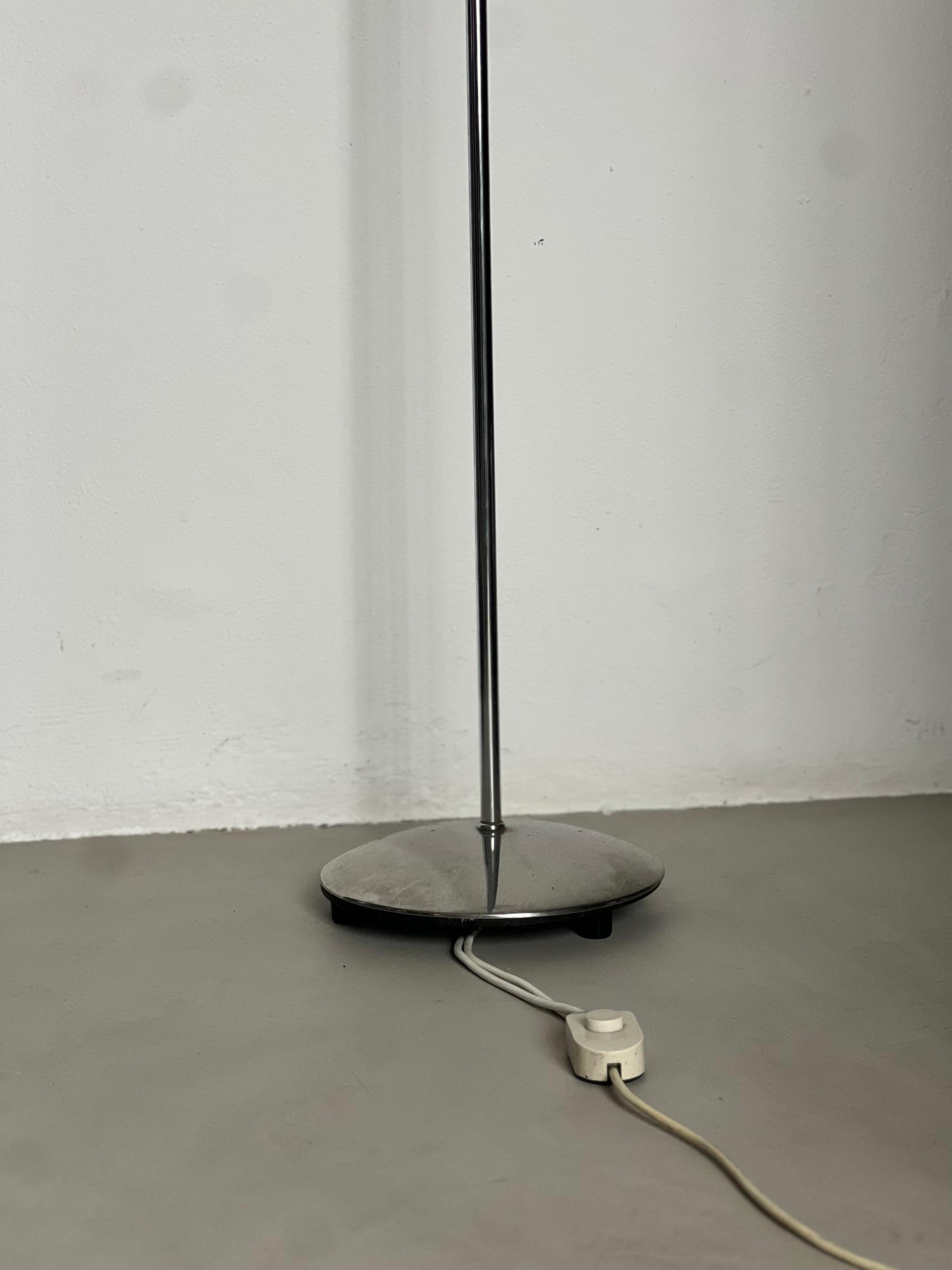 Lampada da terra regolabile in metallo cromato di Reggiani, anni '70 in vendita 7