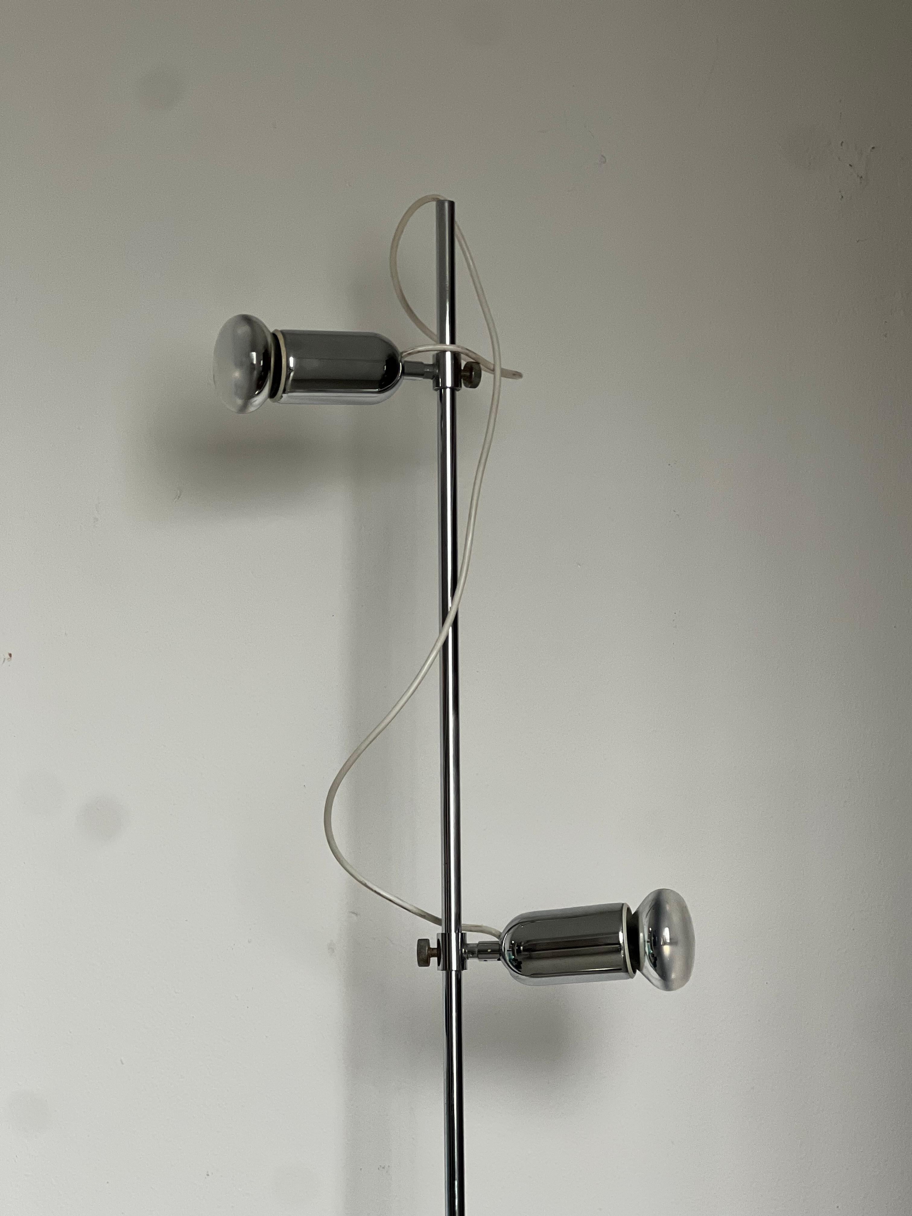 Lampada da terra regolabile in metallo cromato di Reggiani, anni '70 in vendita 8