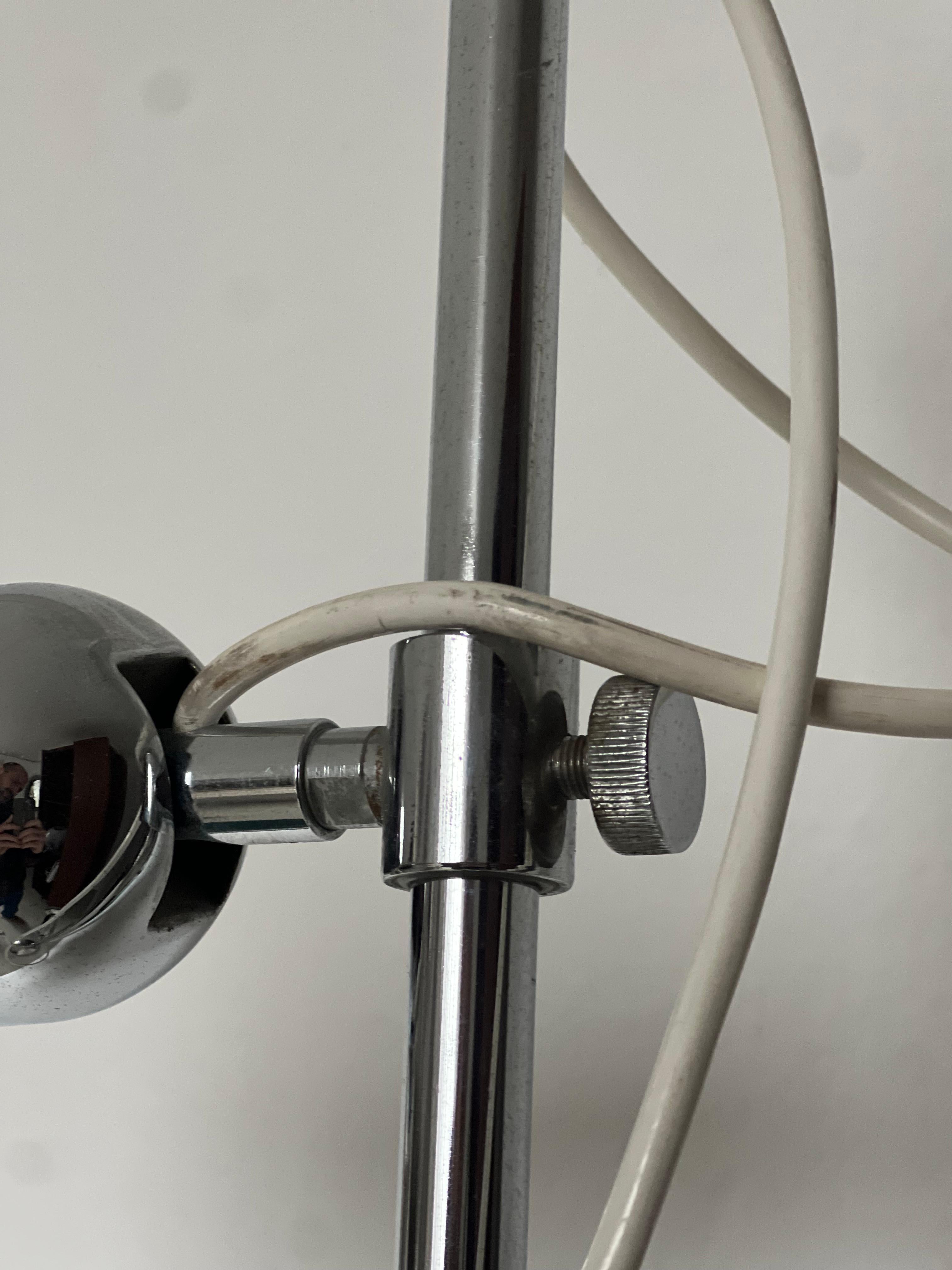 Lampada da terra regolabile in metallo cromato di Reggiani, anni '70 in vendita 10