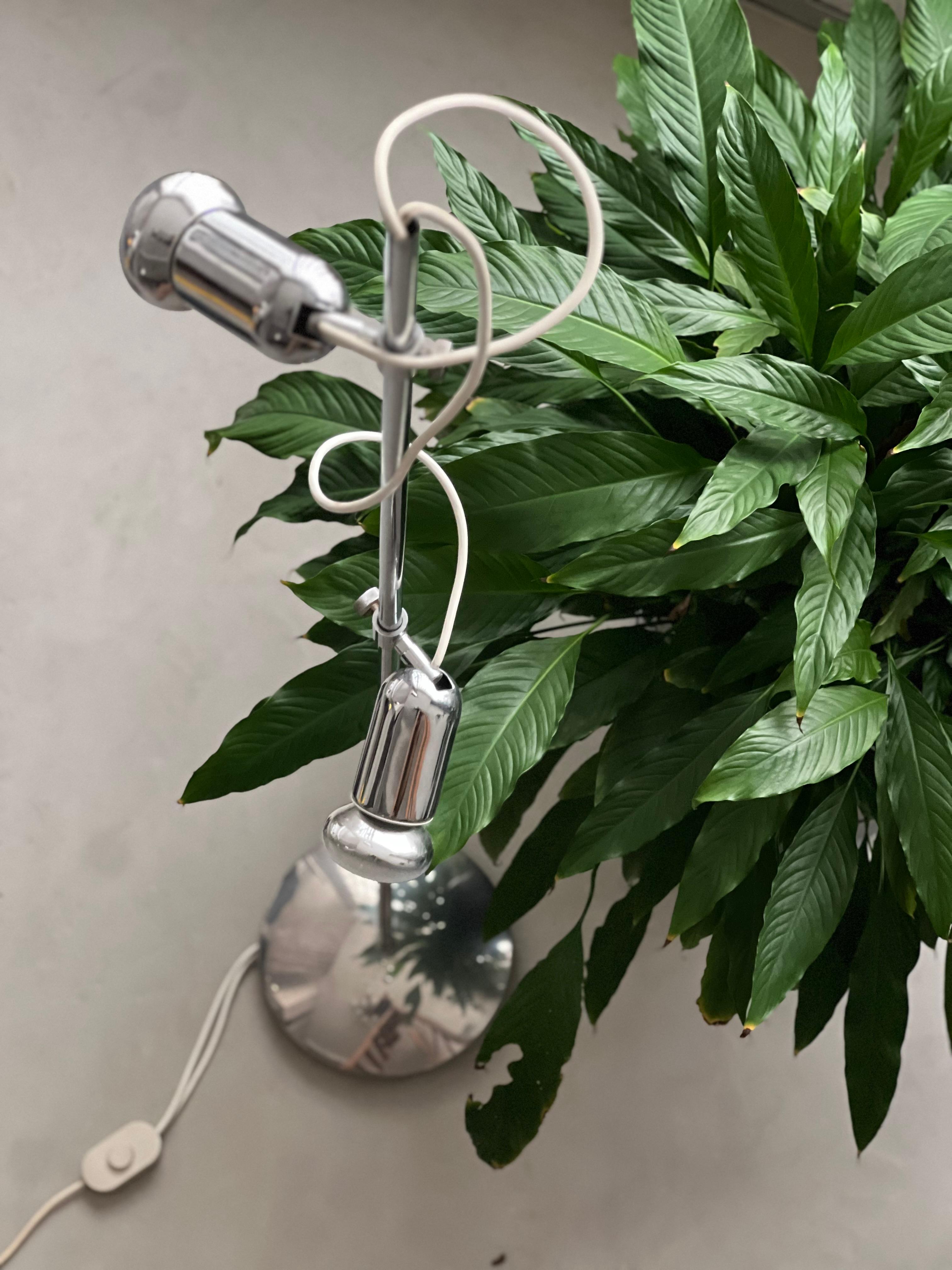 Lampada da terra regolabile in metallo cromato di Reggiani, anni '70 in vendita 11