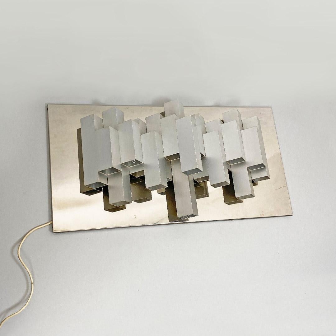 Italian Space Age Chromed Steel Decorative Wall Lamp, 1970s In Good Condition For Sale In MIlano, IT
