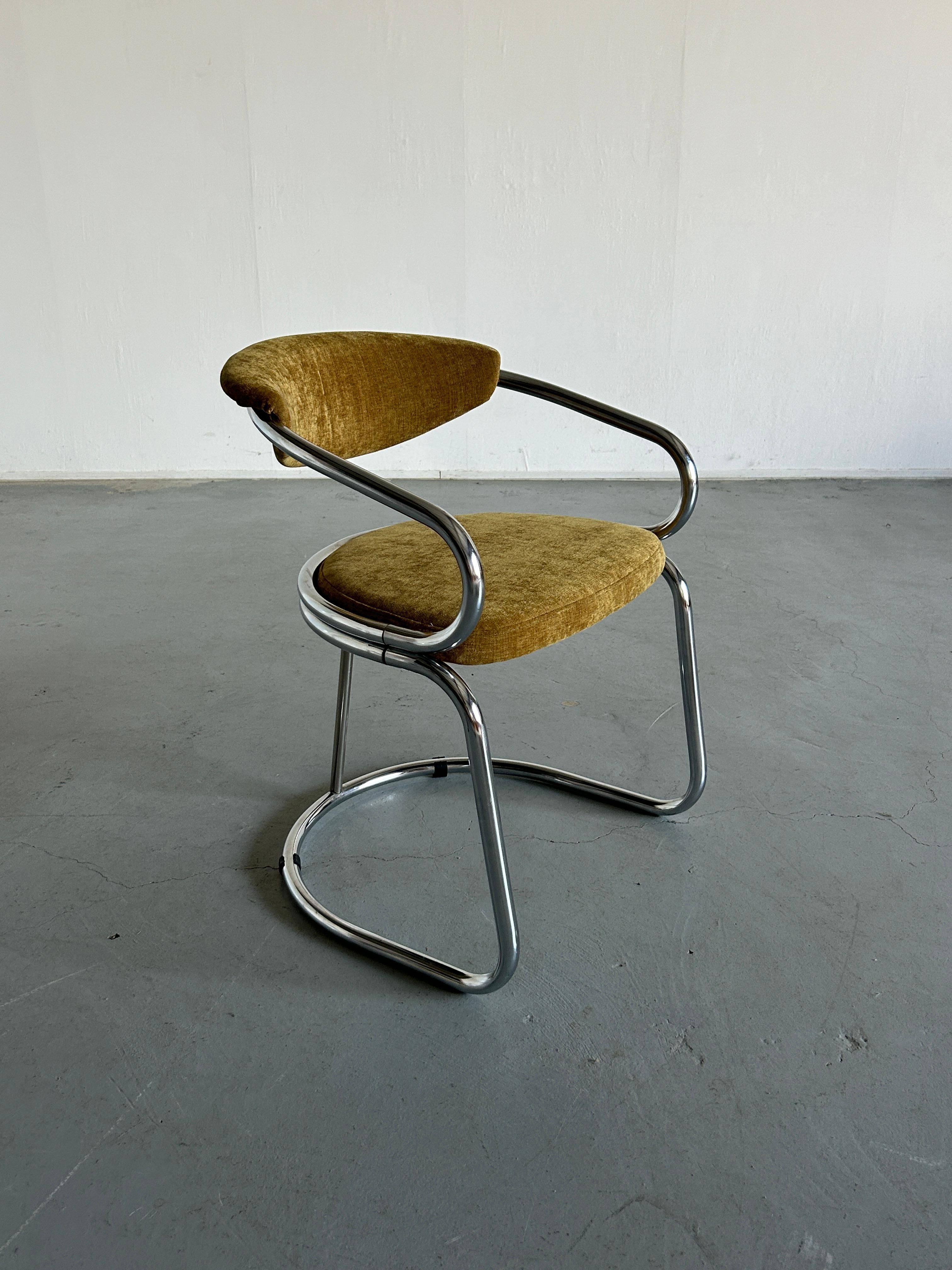 Italian Space Age Chromed Tubular Steel Cantilever Char, 1980s Italy In Good Condition In Zagreb, HR